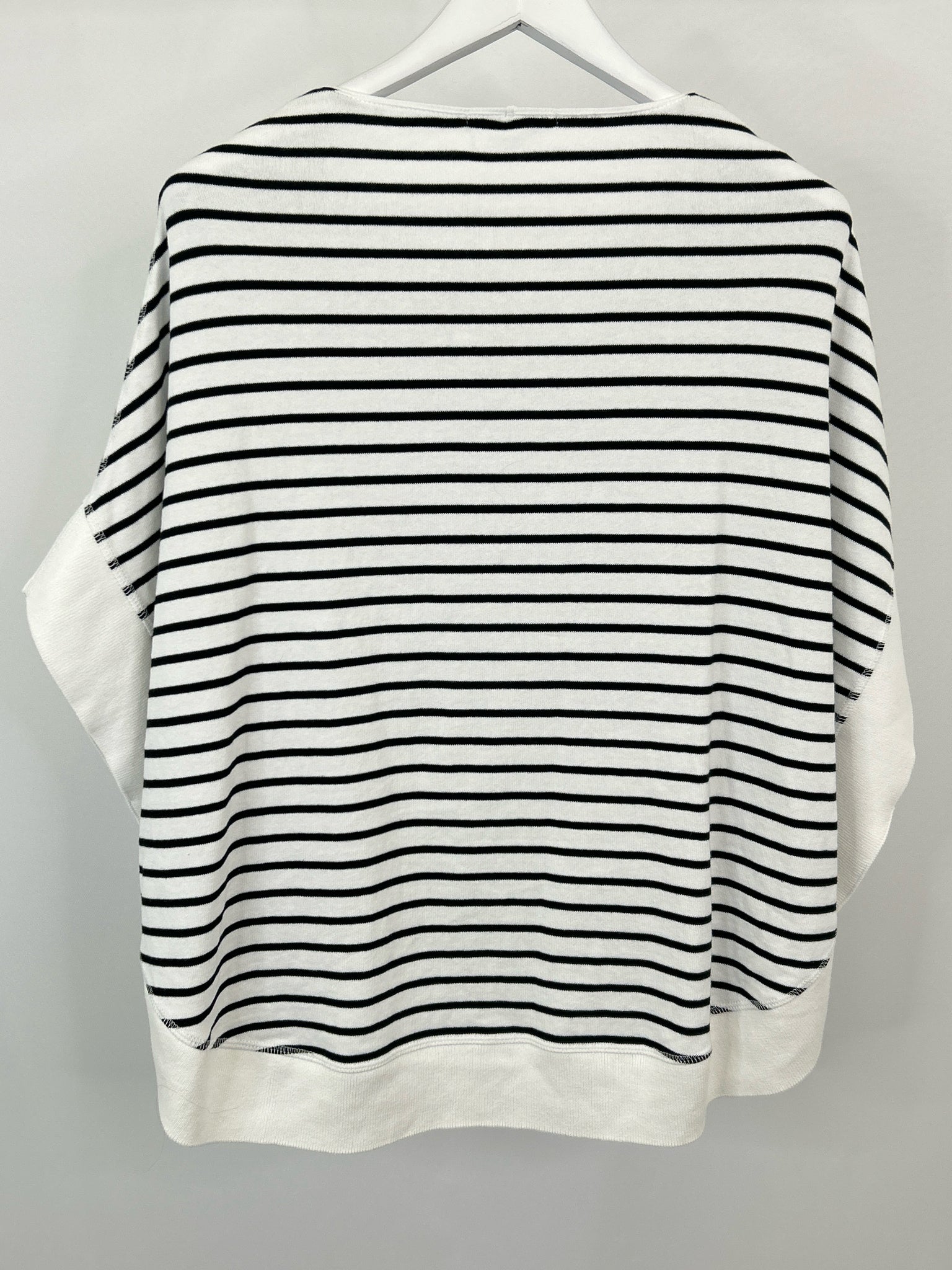 New Orleans Knitwear Size One Size White and black Women Poncho