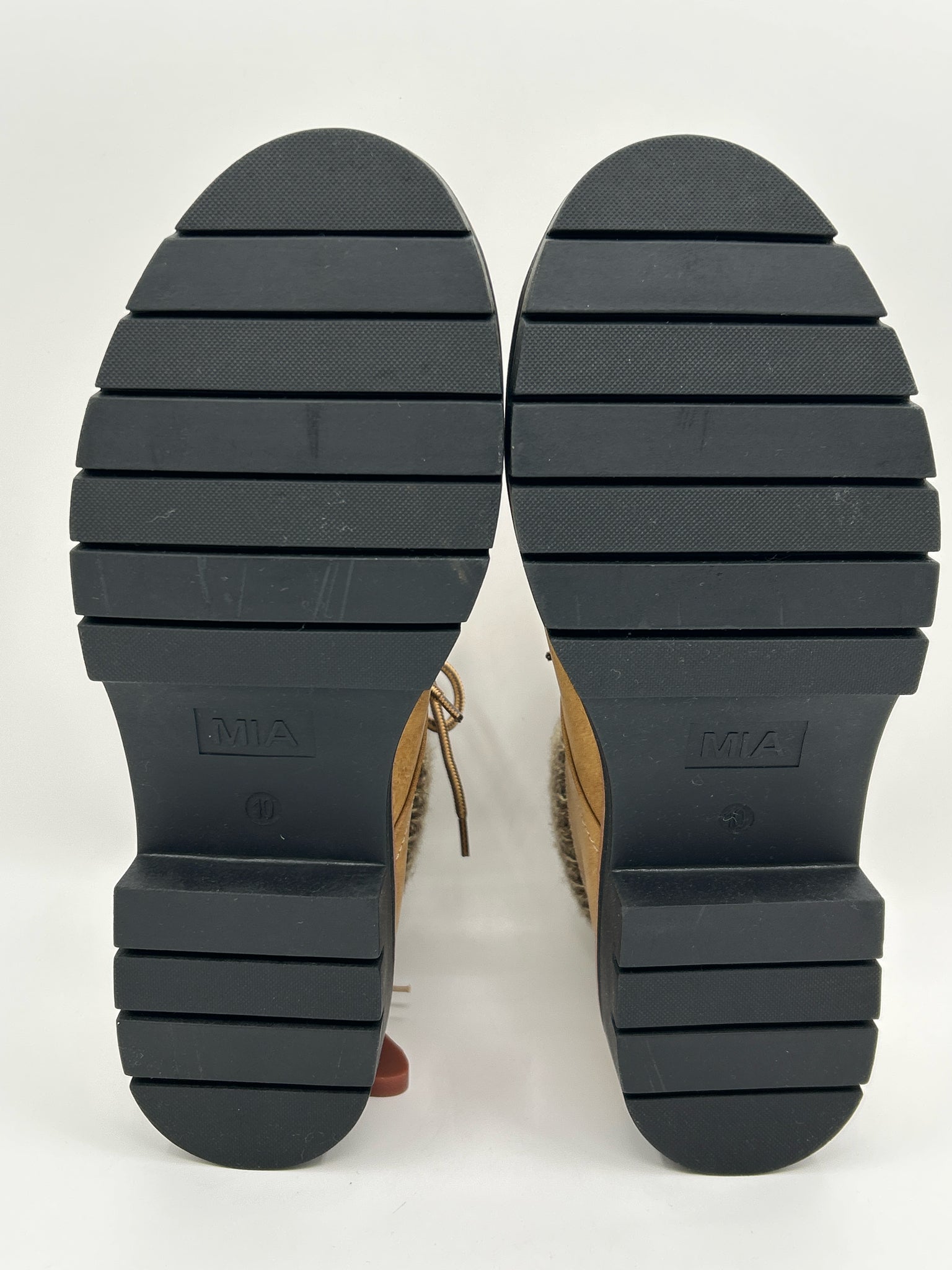 MIA NWT Size 10 Tan Women Booties