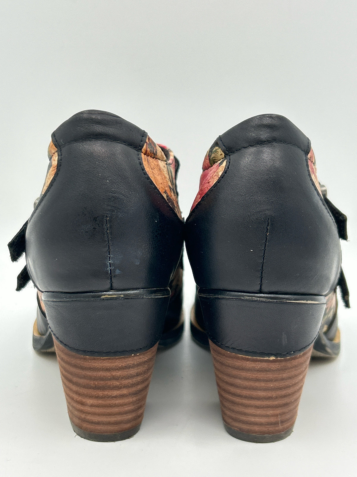 L'ARTISTE Size 8M Brown floral Women Booties