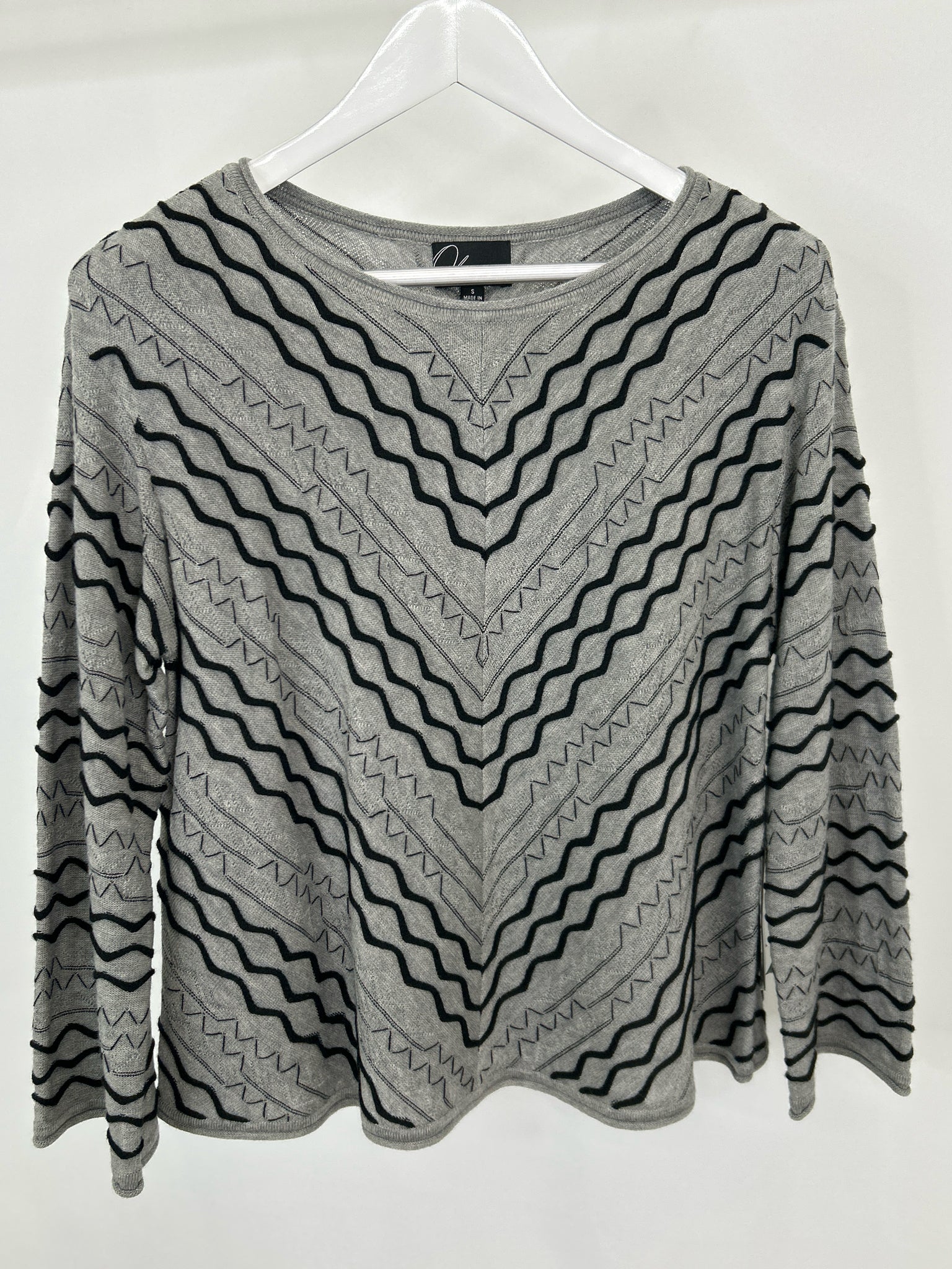 OLIVIA BY HABITAT CLOTHES Size S GRAY AND BLACK Women Sweater