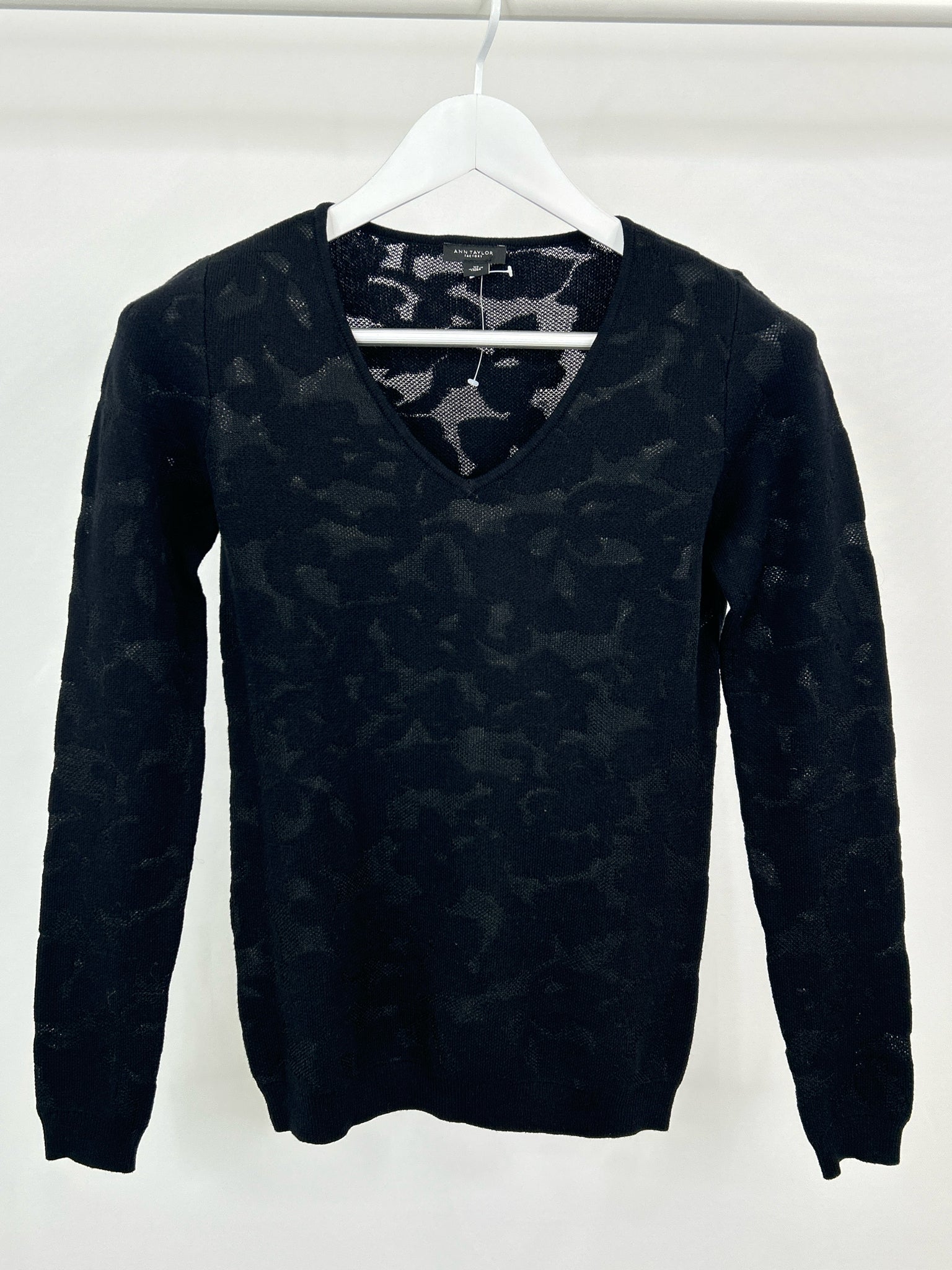 ANN TAYLOR FACTORY Size XS Black Print Women Sweater NWT