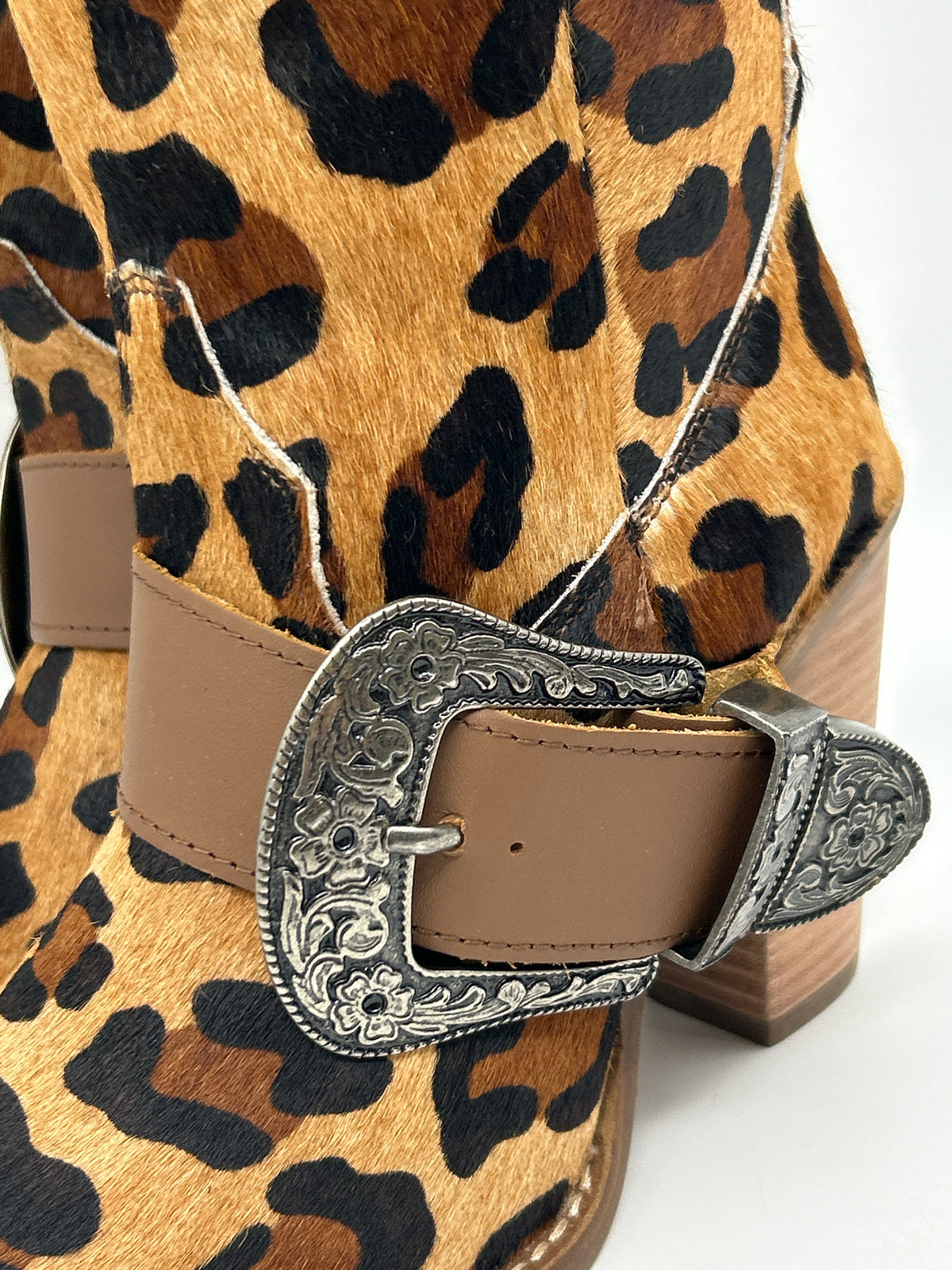 DINGO Size 7.5M LEOPARD Women Boots