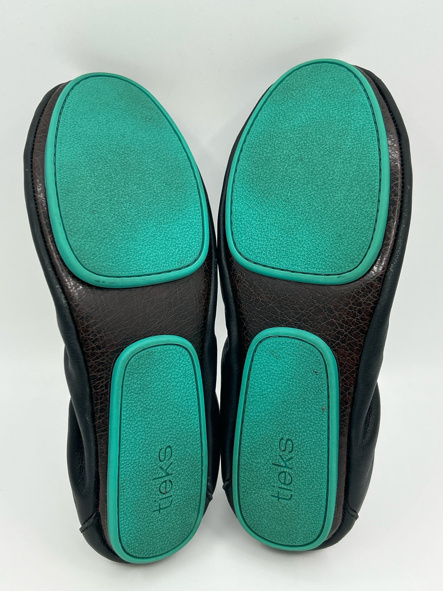 TIEKS Size 7 Black Women Flats