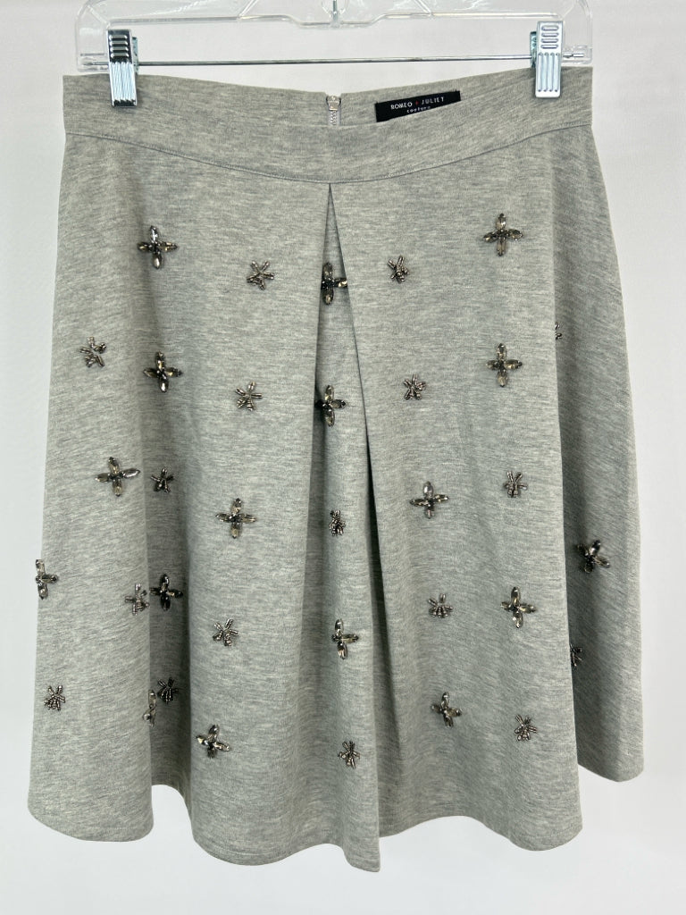 ROMEO & JULIET COUTURE Size M light grey Women's Skirt NWT