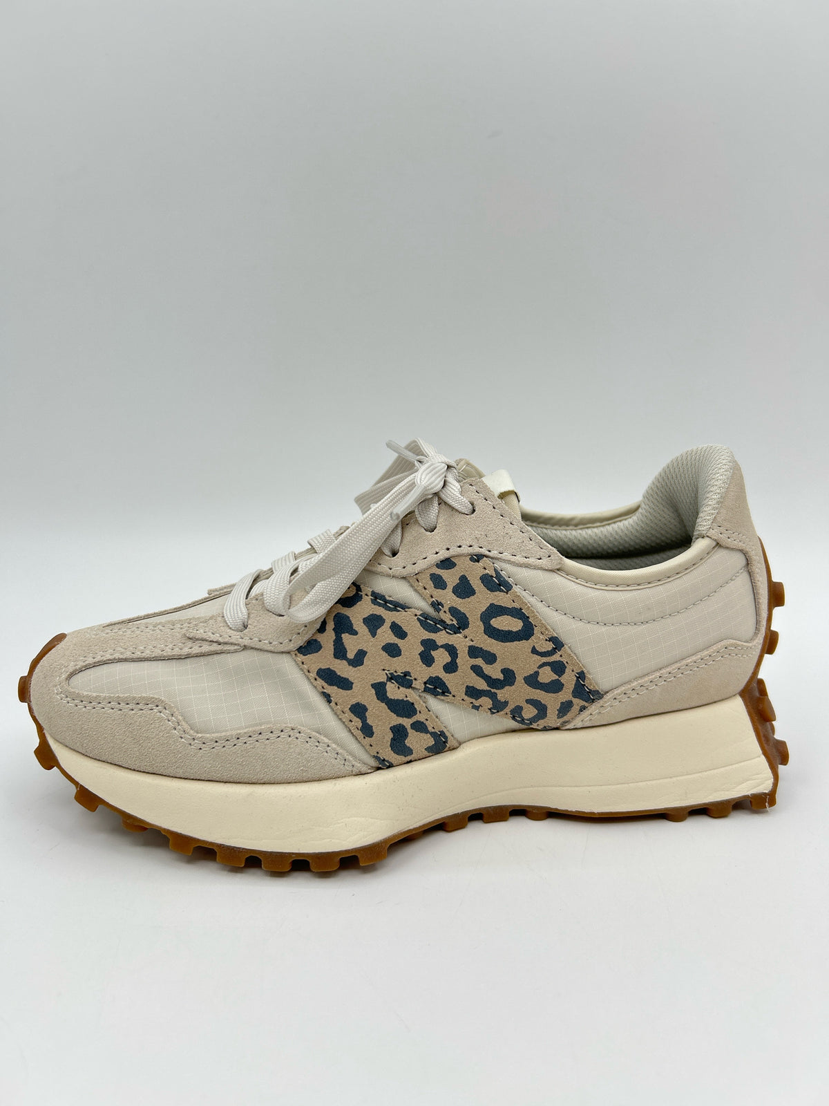 NEW BALANCE Size 6.5 BONE Women Sneakers