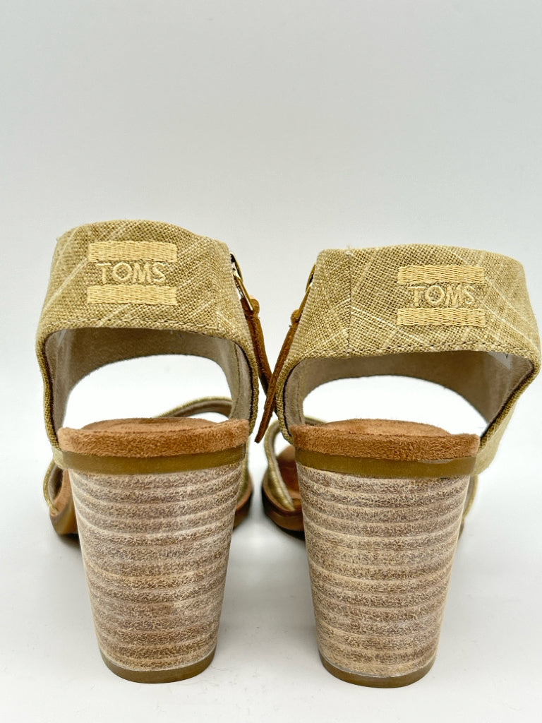 TOMS Size 7 Gold Sandal