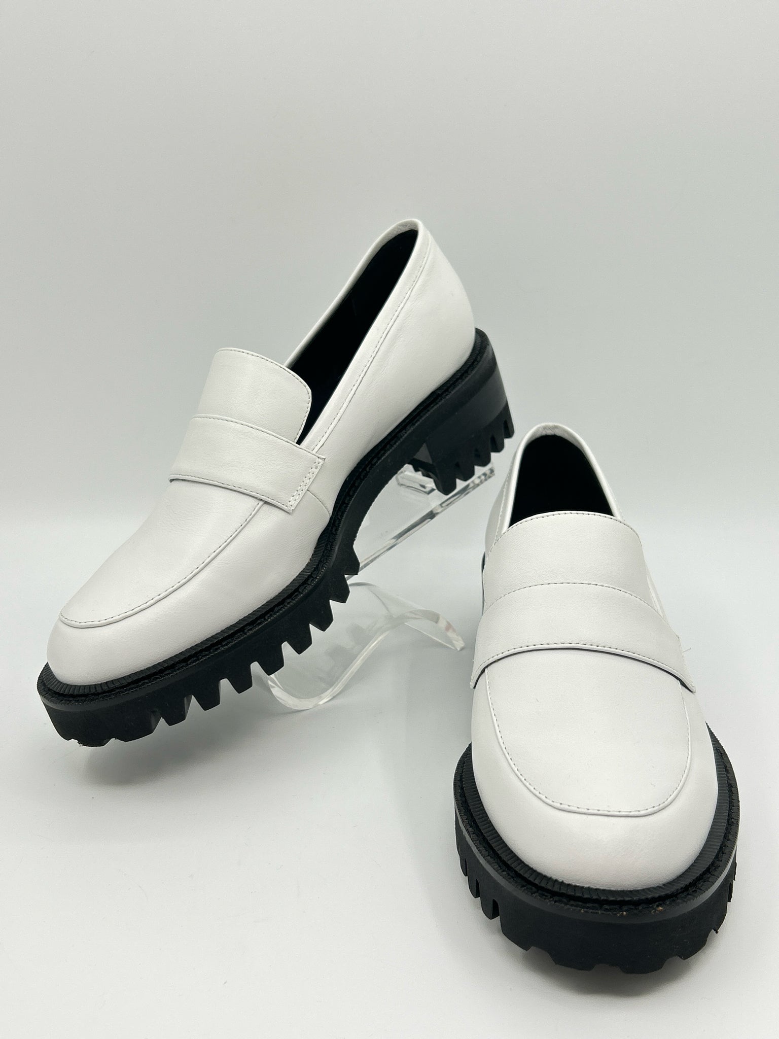 AEROSOLES Size 9M White Women Loafer