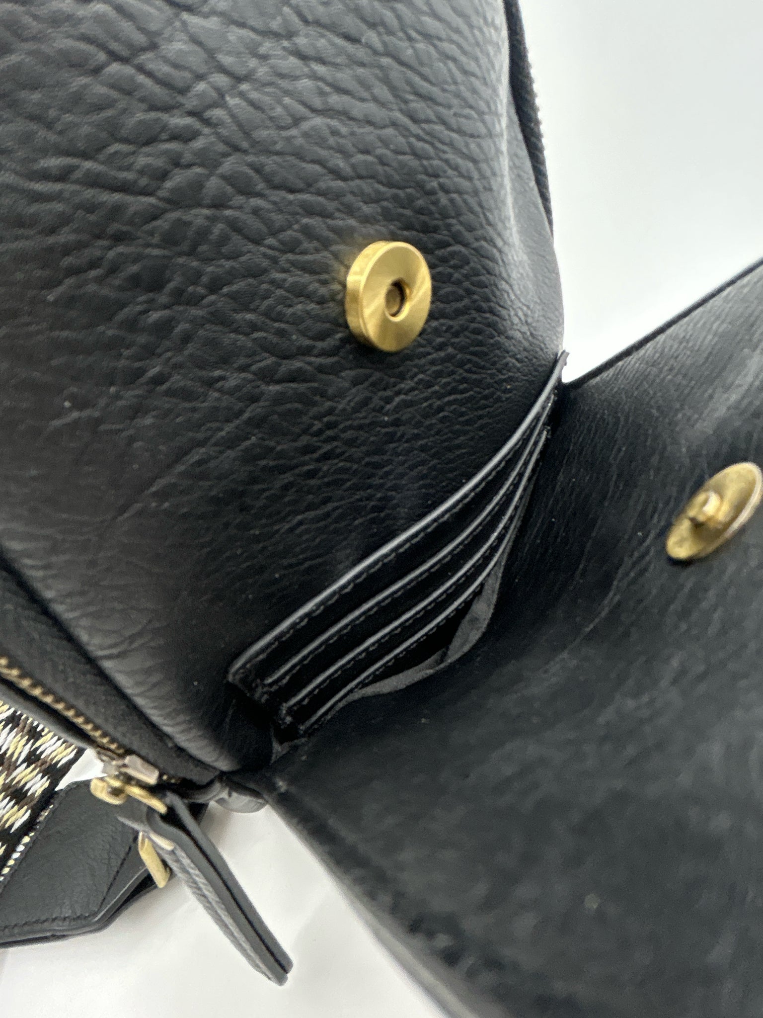 URBAN ORIGINALS Black Women Purse