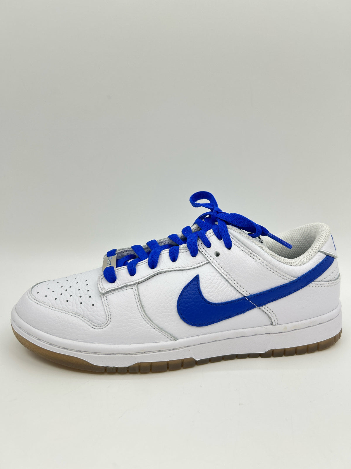 NIKE Size 7 BLUE & WHITE Women Sneakers