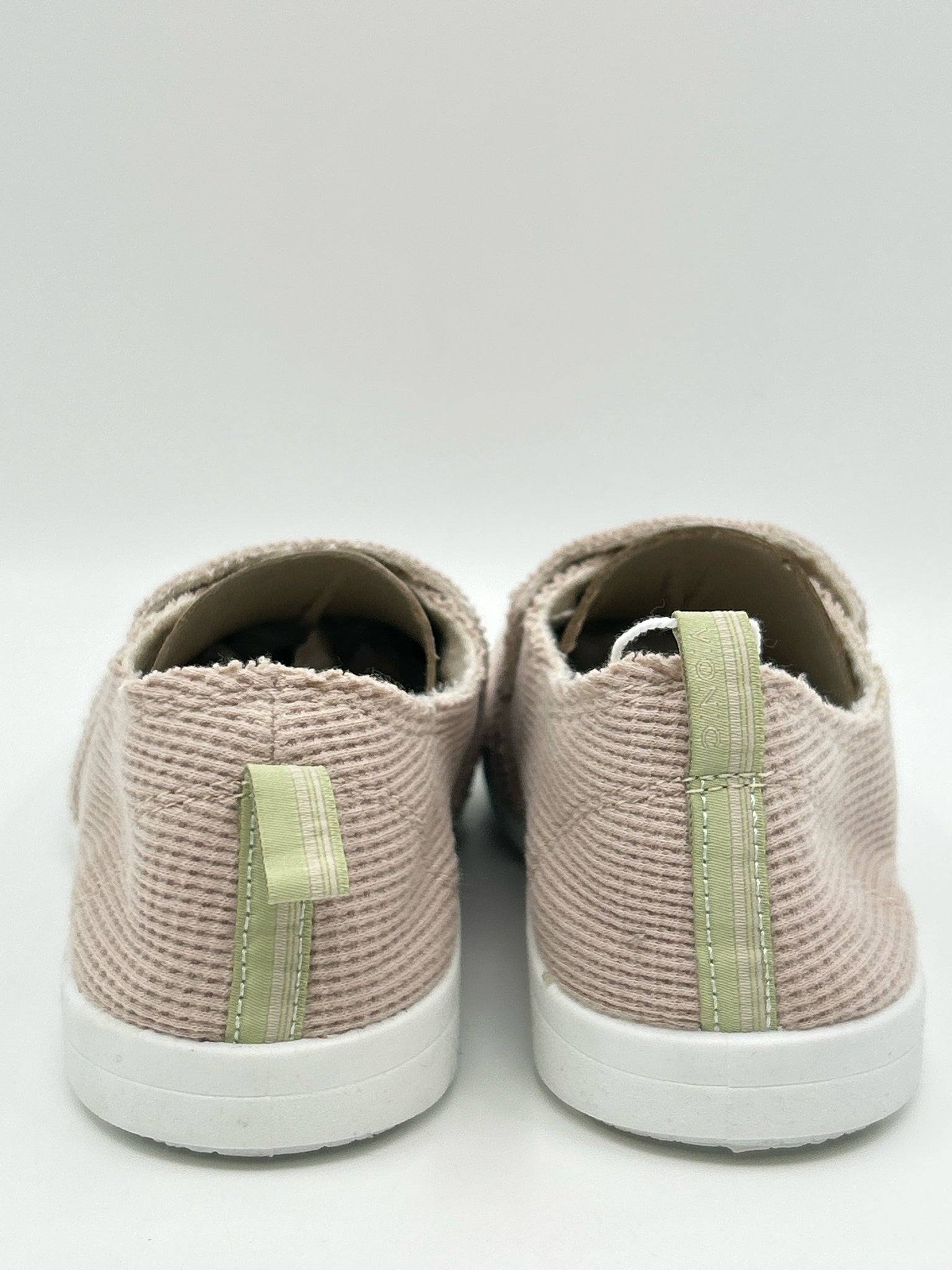 Vionic Beach Size 8.5 Cream Women Sneakers