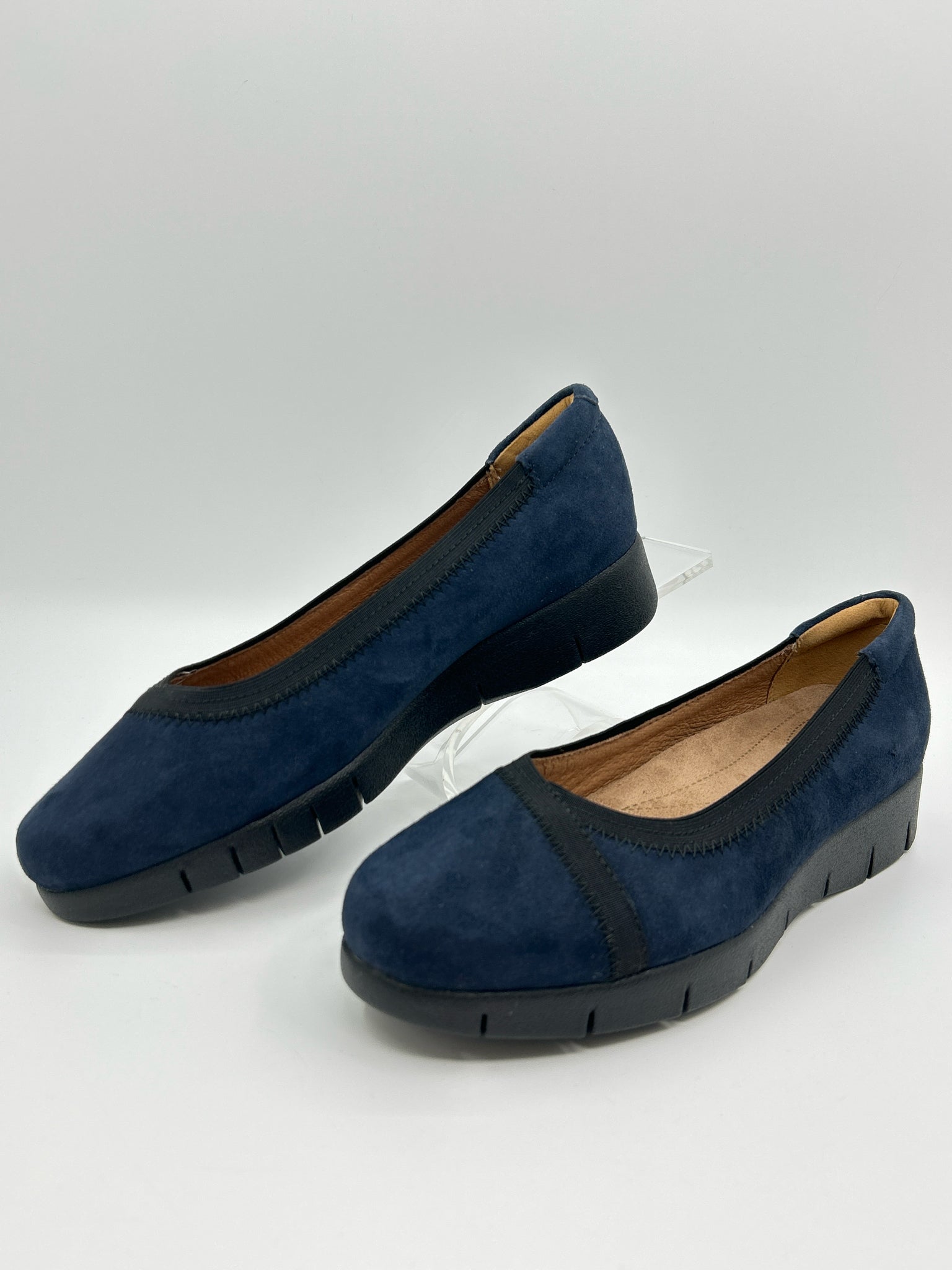 CLARKS Size 7 Navy Women Shoes