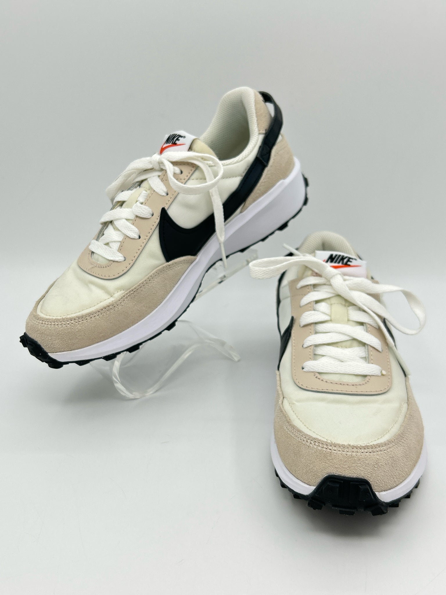 NIKE Size 8 Beige Women Sneakers