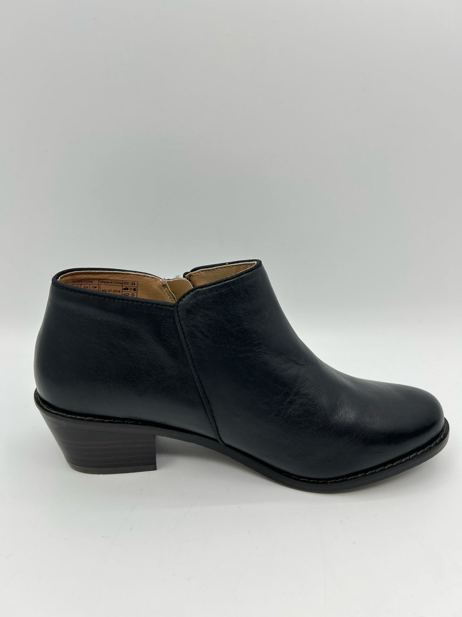 VIONIC Size 6.5 Black Women Booties