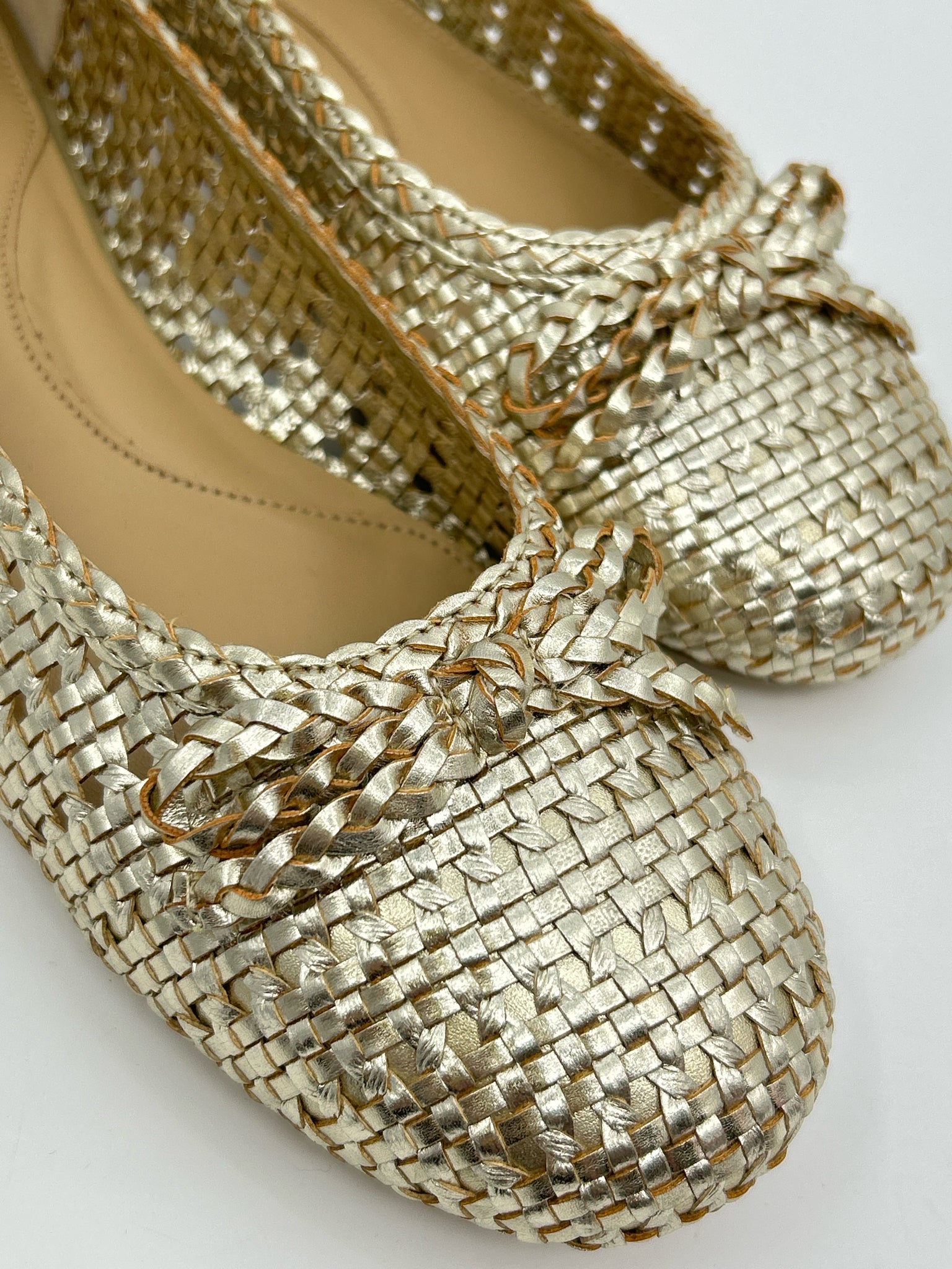 TALBOTS NWOB Size 10M Gold Women Flats