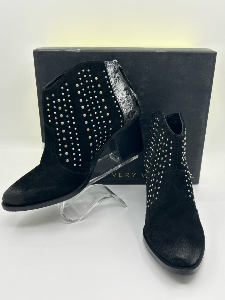 VERY VOLATILE Women Size 8 Black Booties NIB