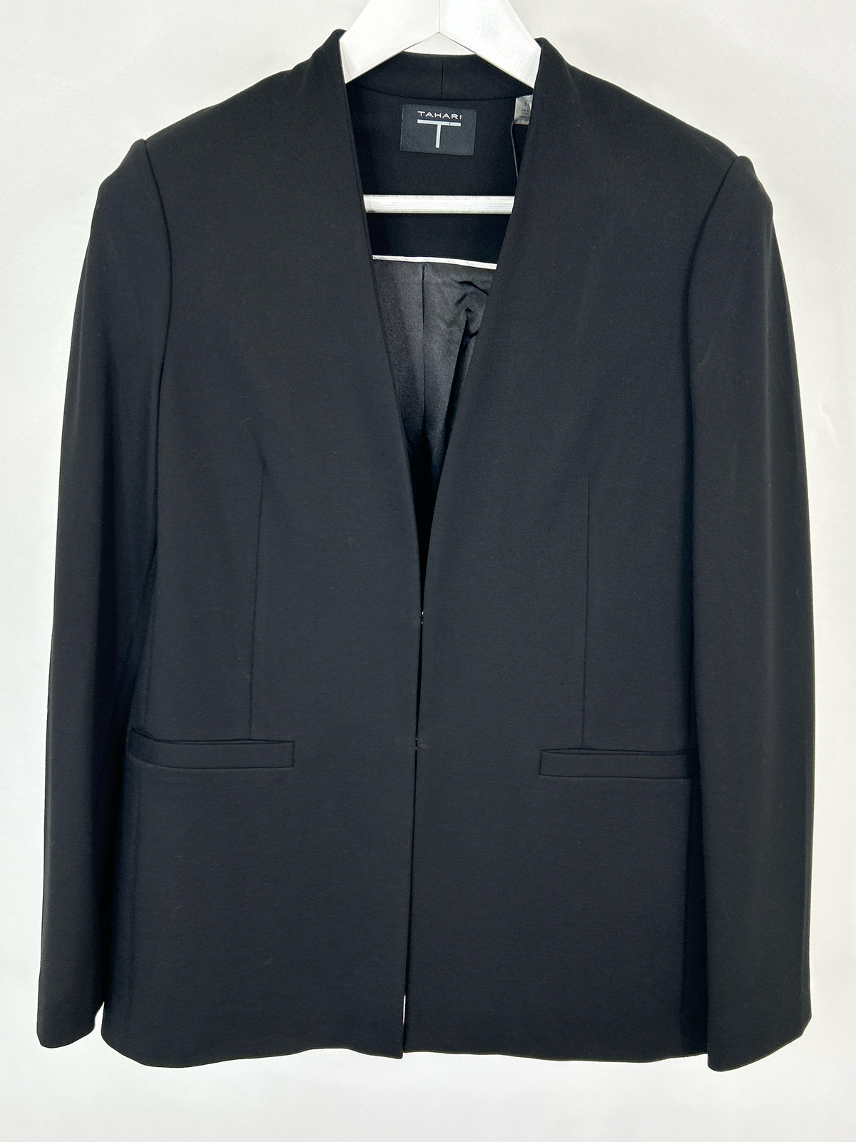 T TAHARI Size 6 Black Women Blazer