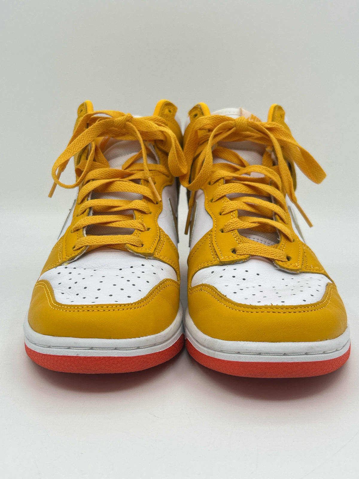 NIKE Size 8 Gold Women Sneakers