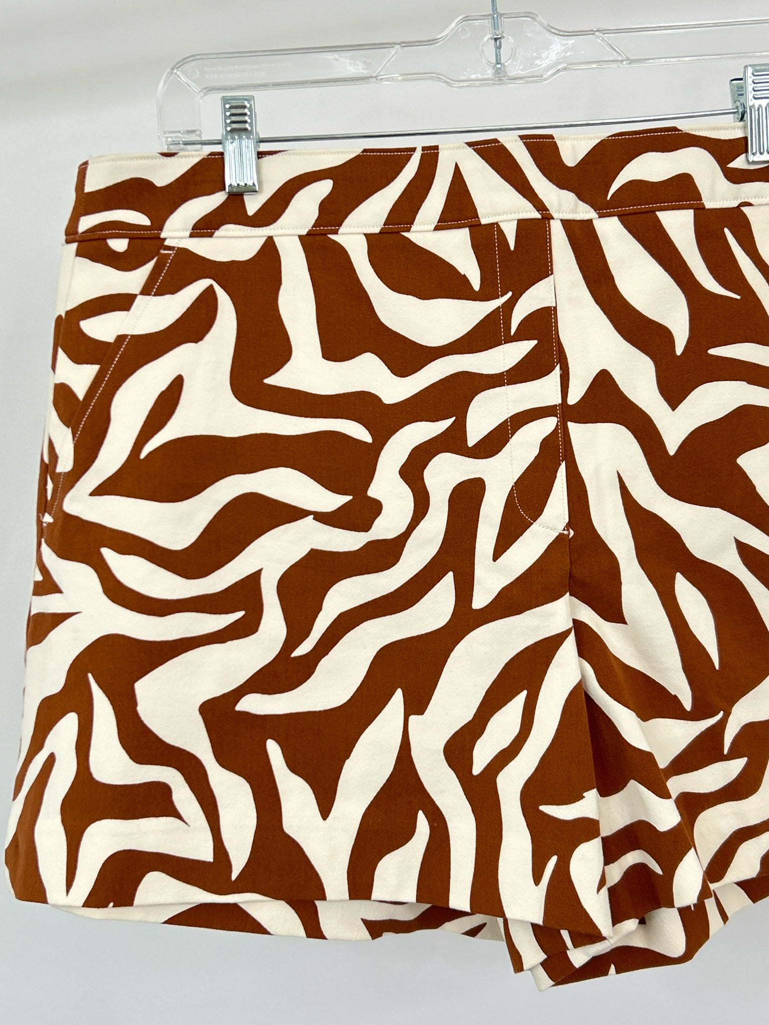 SPANX Size XL Brown Print Women Shorts