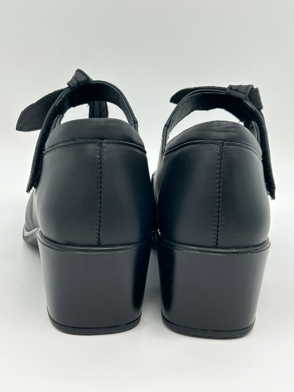 NAOT NIB Size 38 Black Women Pumps