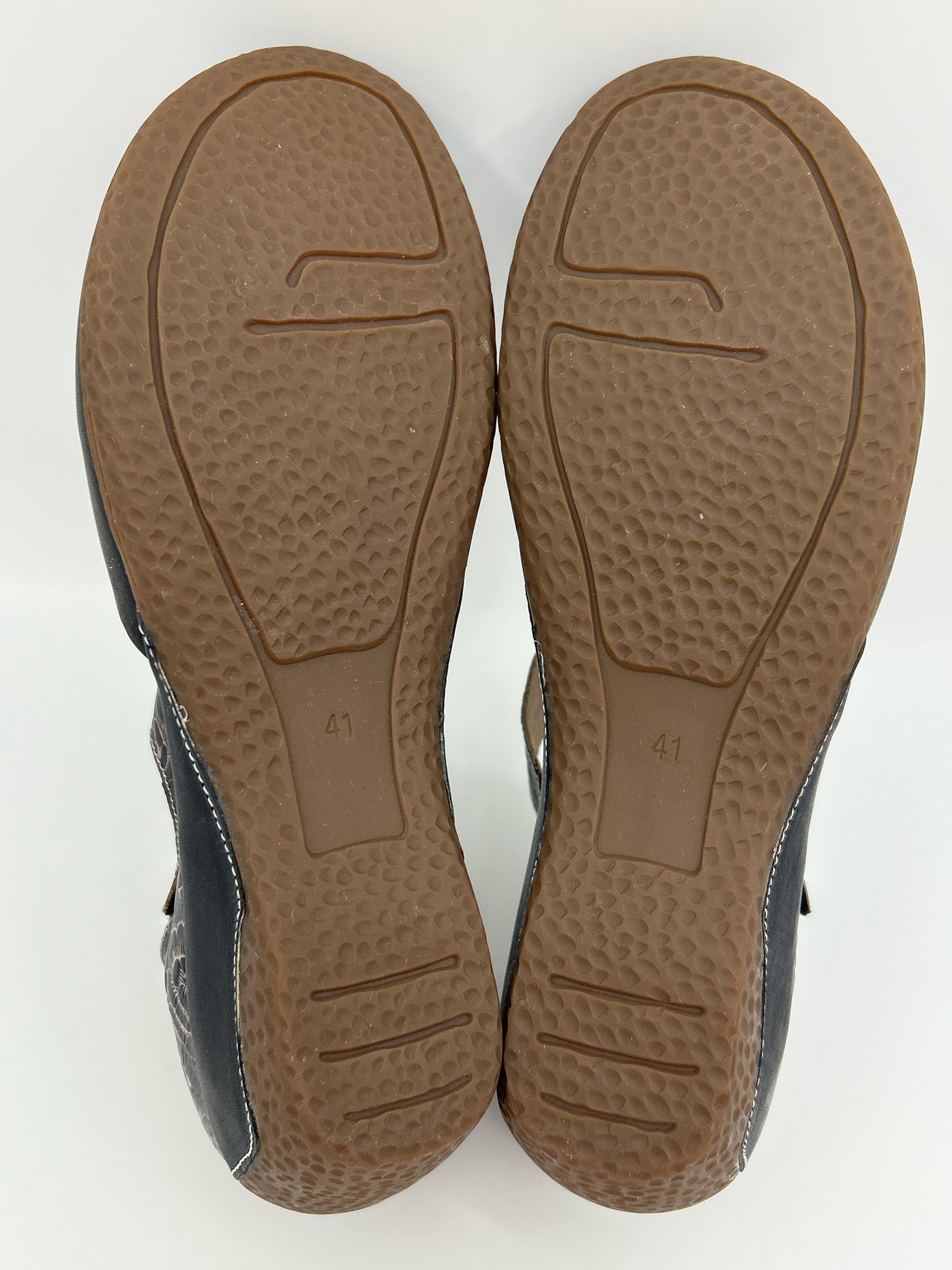 L'ARTISTE Size 9.5/10 BLACK AND TAUPE Women Shoes