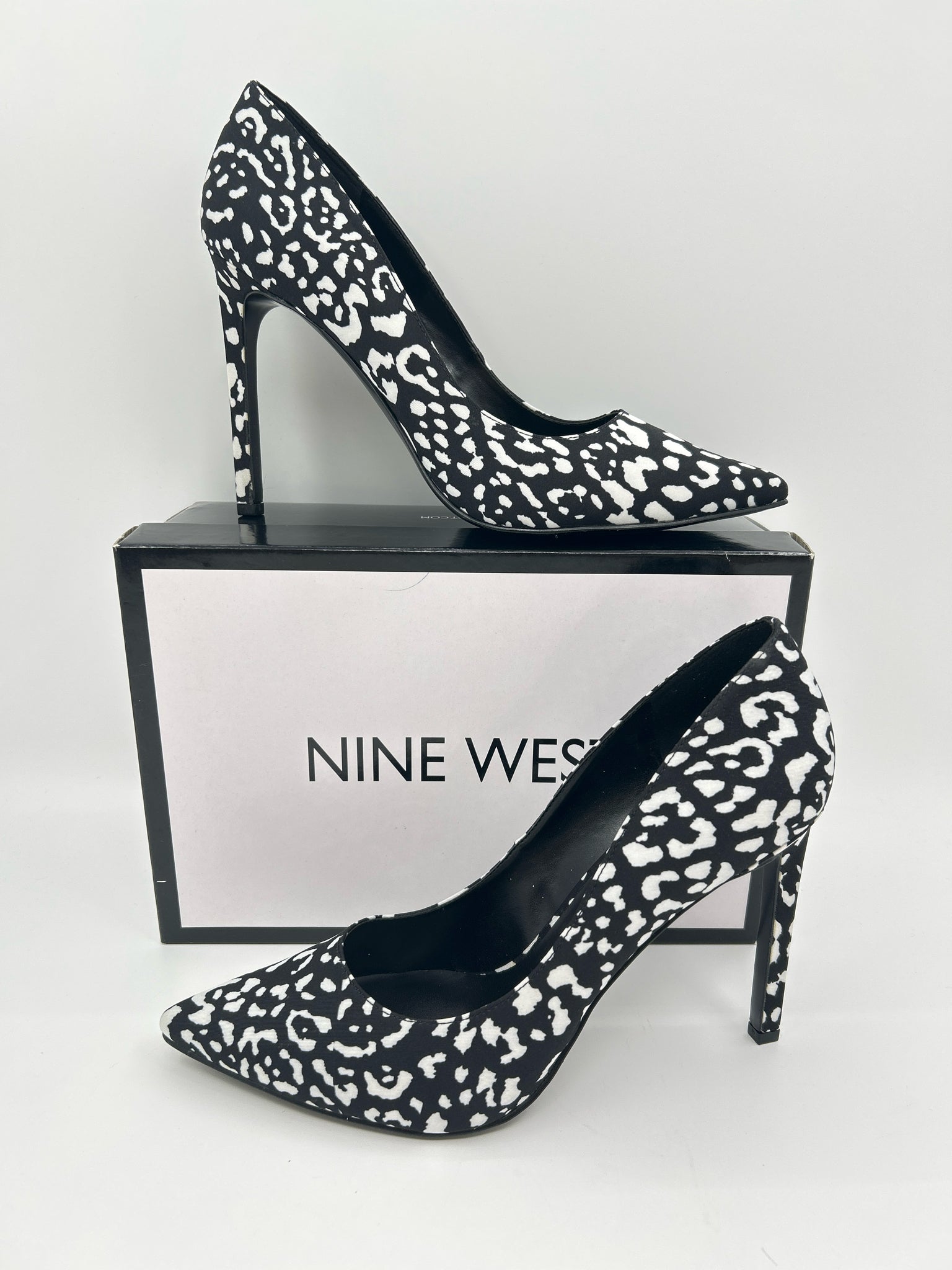 NINE WEST Size 11M Black & White Women Pumps