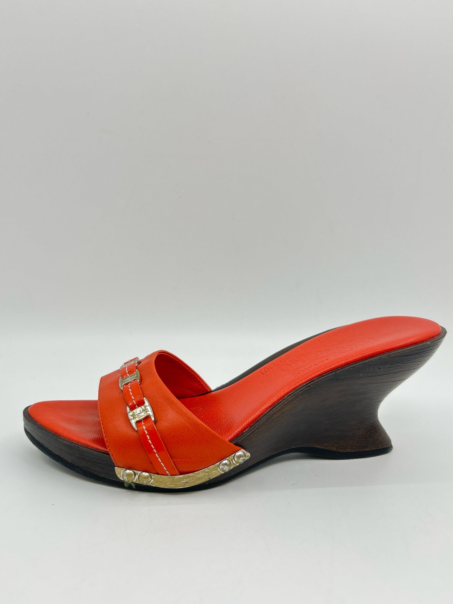 SALVATORE FERRAGAMO Size 7B Orange Women Sandal