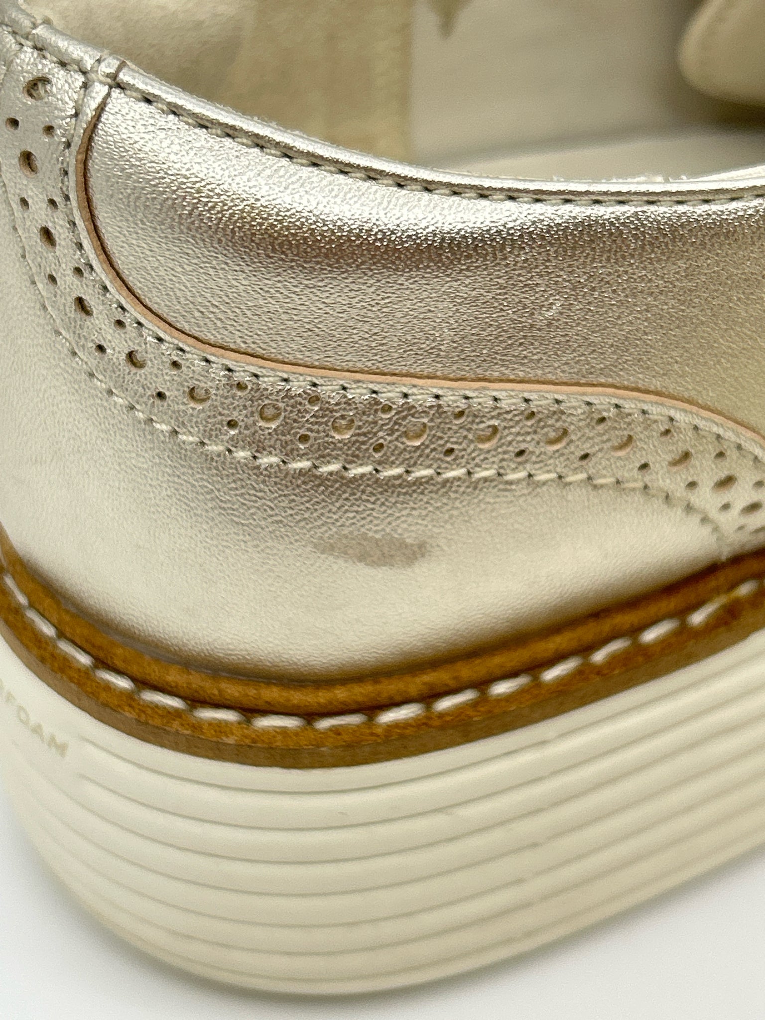 COLE HAAN Size 9B Gold Women Loafer