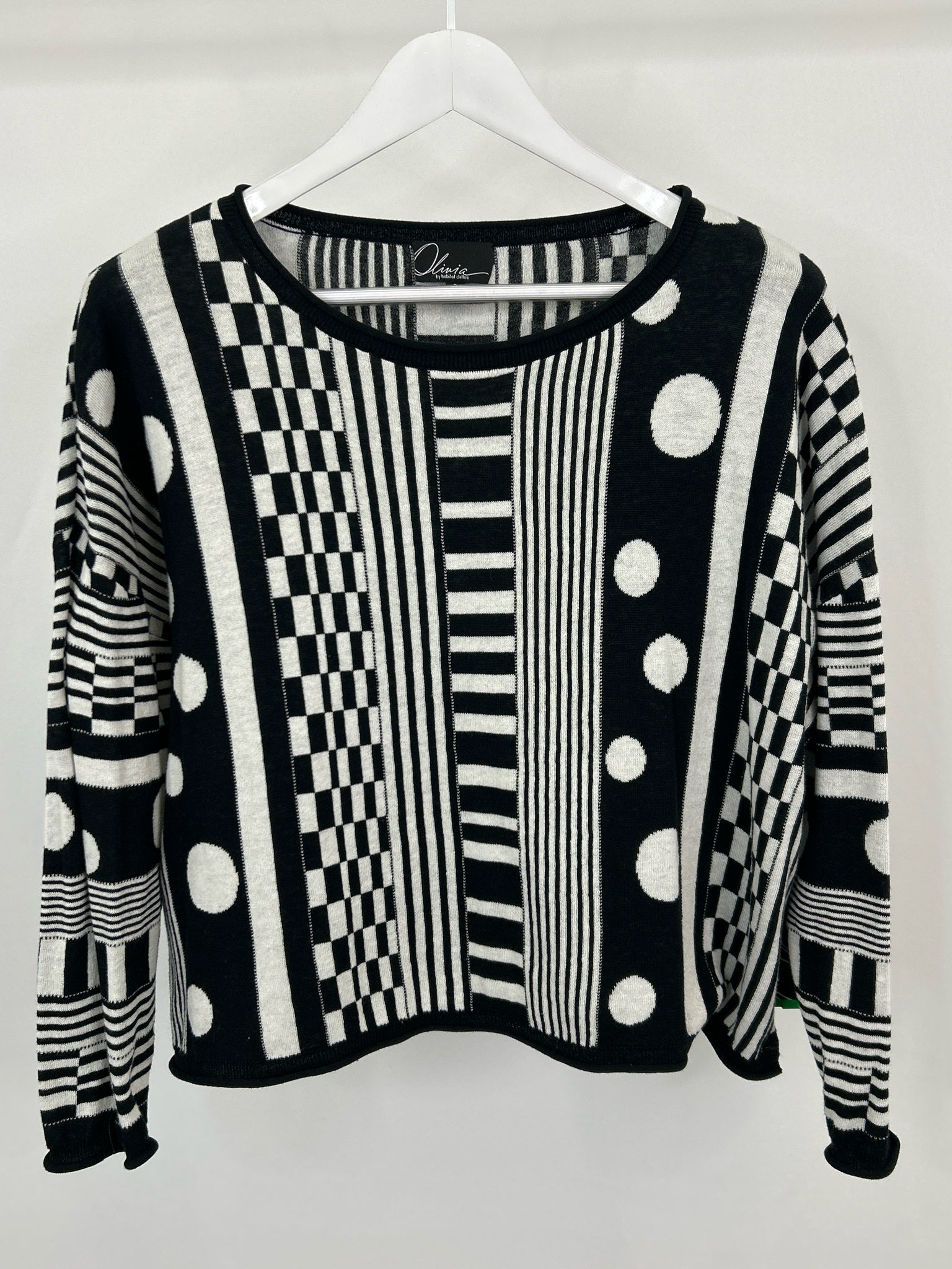 OLIVIA BY HABITAT CLOTHES Size S Magenta and Black Women Sweater