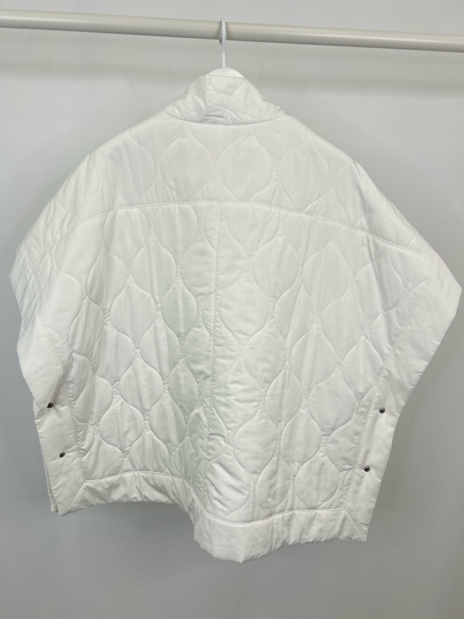 ELLISON Size M White Women Poncho