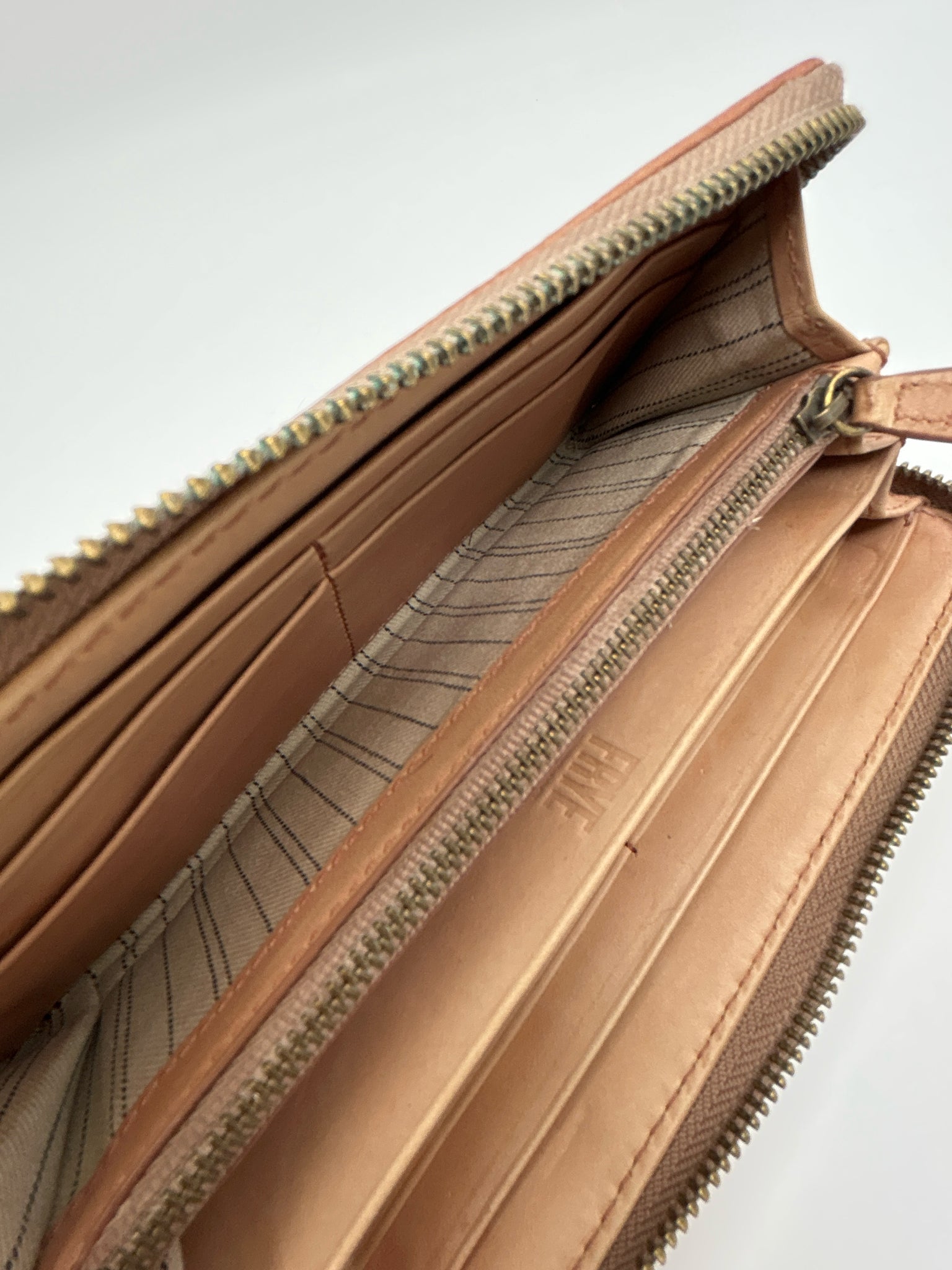 FRYE Natural Women Wallet