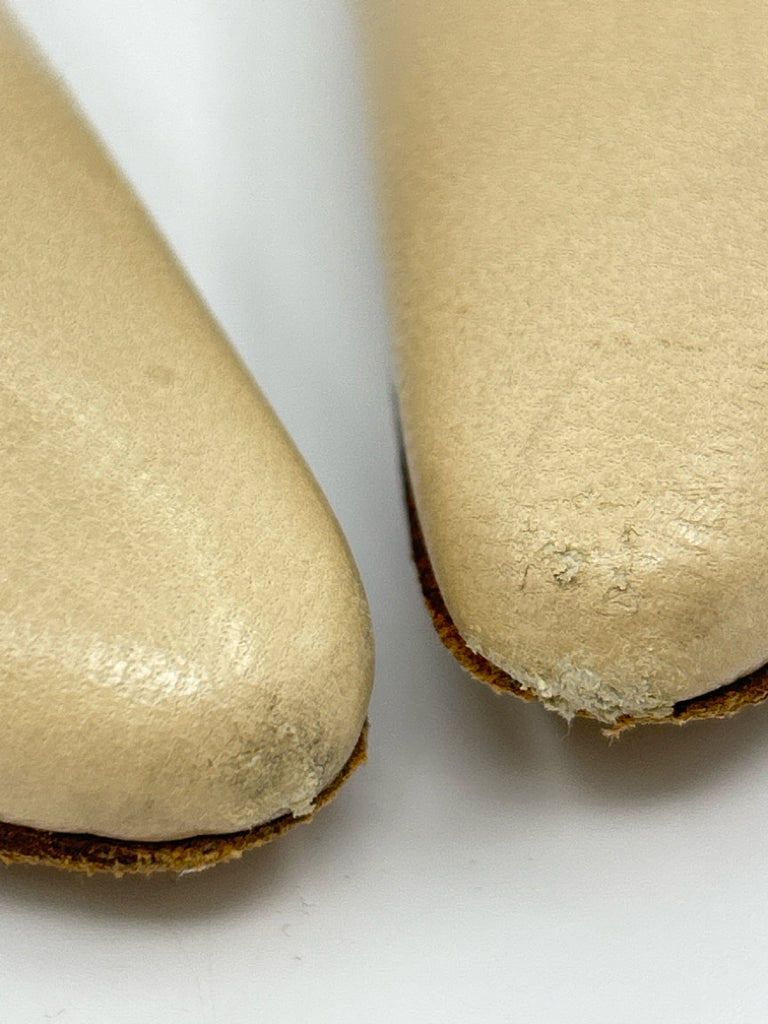 MANOLO BLAHNIK Size 40 Beige Women's Pumps