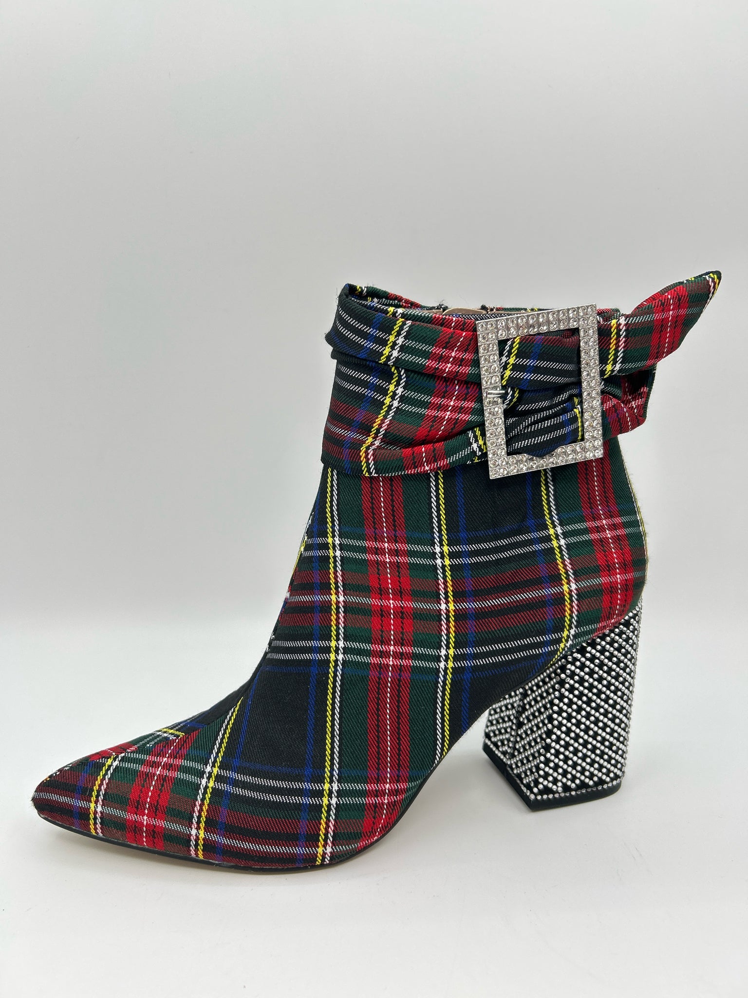 BETSEY JOHNSON Size 8M Navy plaid Women Booties