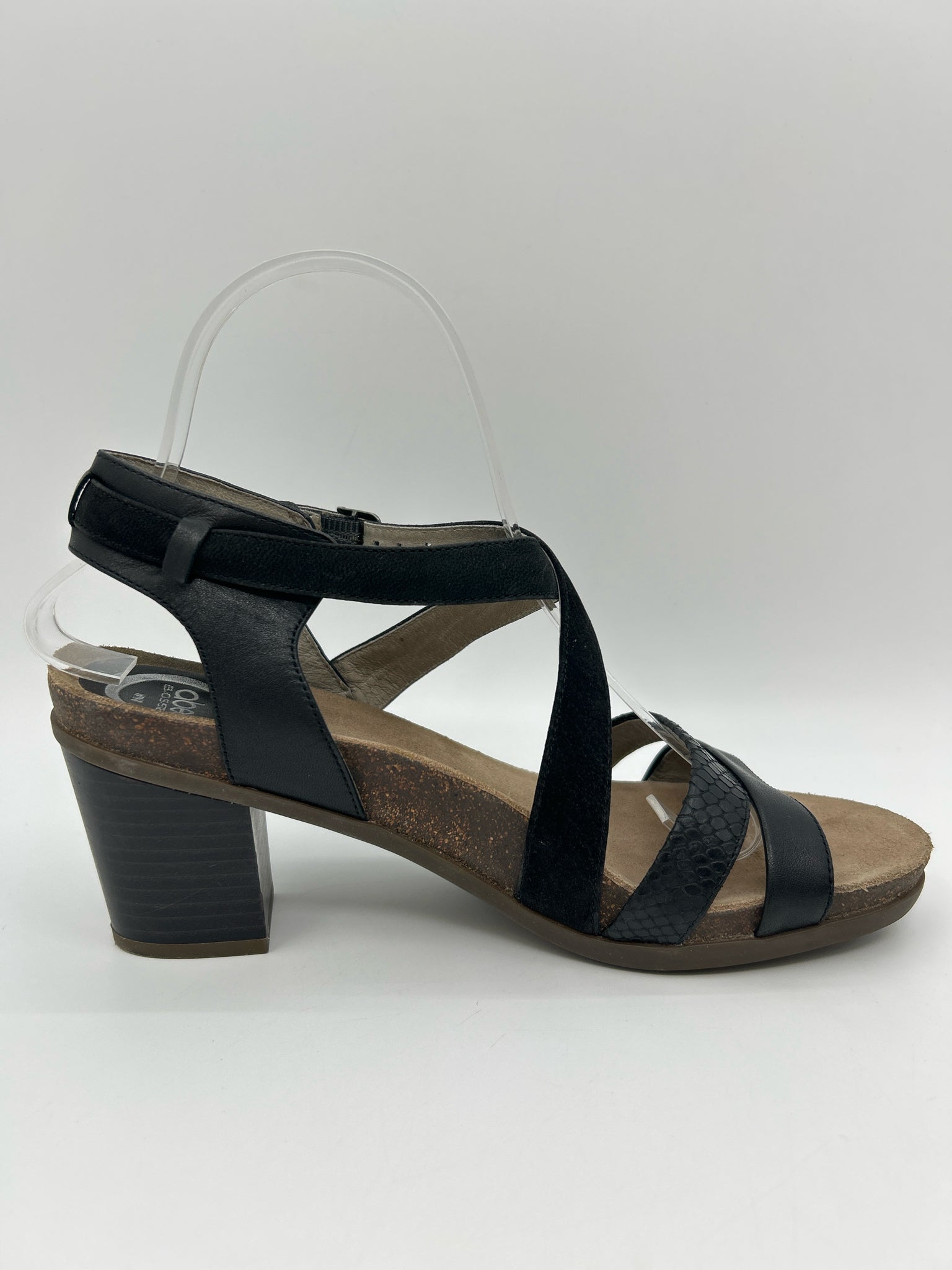 ABEO Size 8N Black Women Sandal
