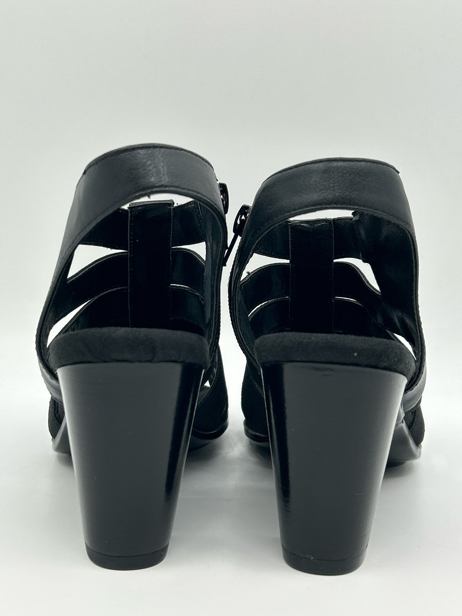 AEROSOLES Size 8.5 Black Women Sandal