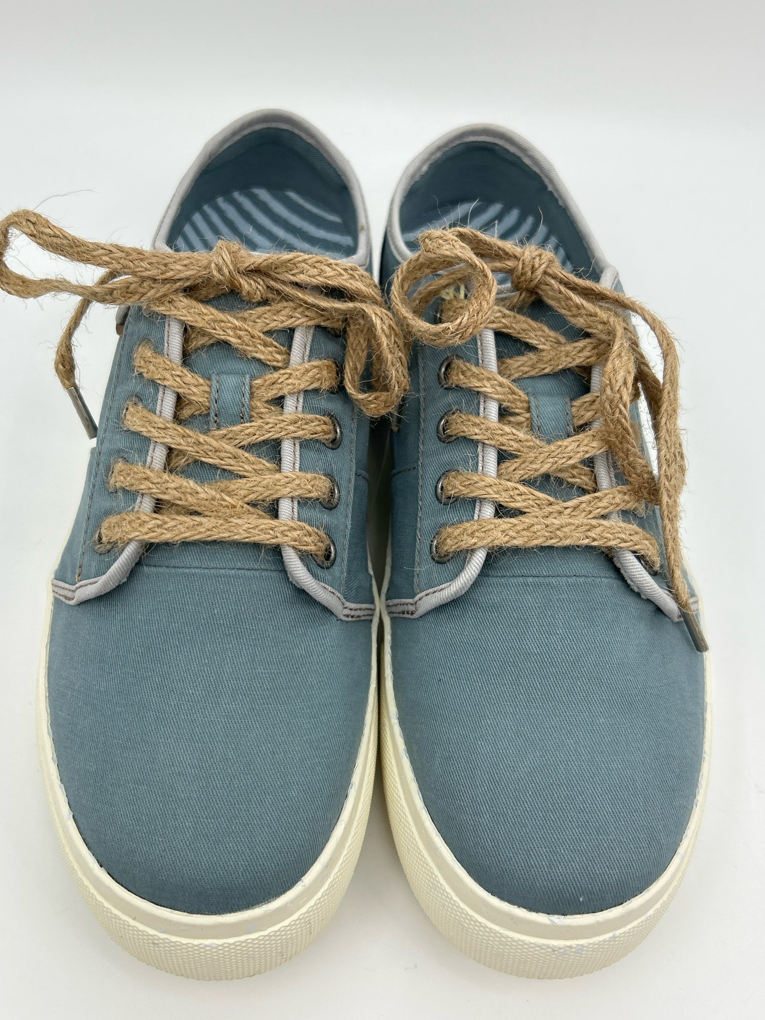 TAOS Size 8M BLUE AND NAVY Women Sneakers