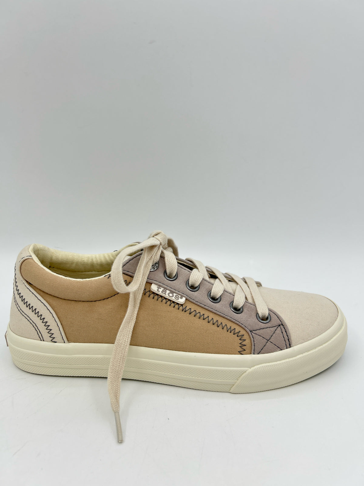 TAOS NIB Size 6.5M TAN PRINT Women Sneakers