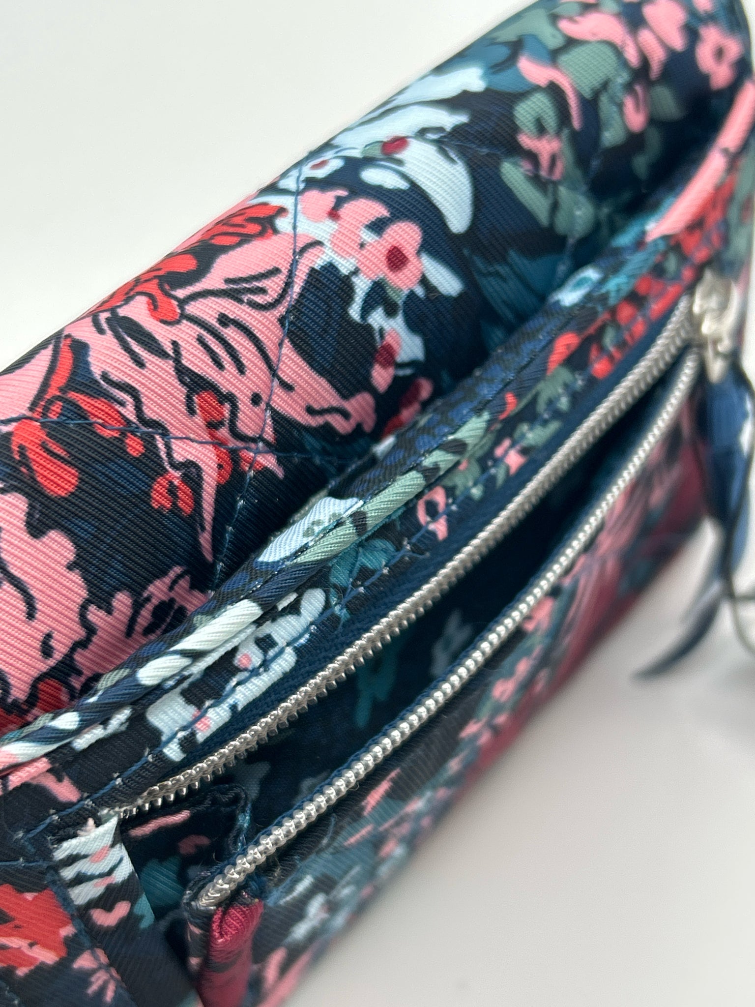 VERA BRADLEY BURGUNDY FLORAL Women Wallet