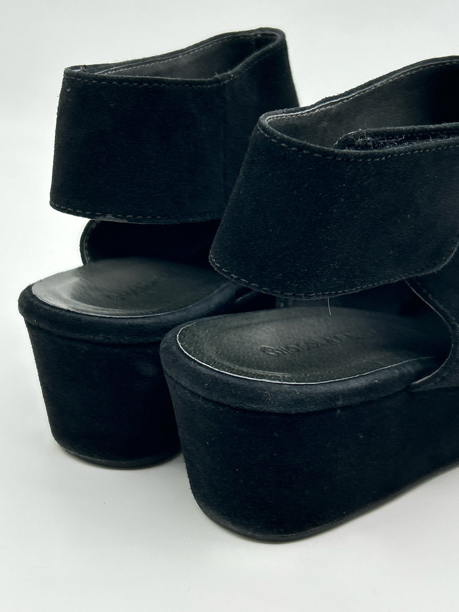 CHOCOLAT BLU Size 8 Black Women's Sandal