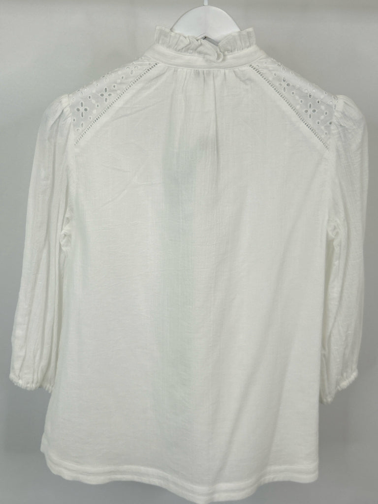 CROWN & IVY Size SP White Top NWT