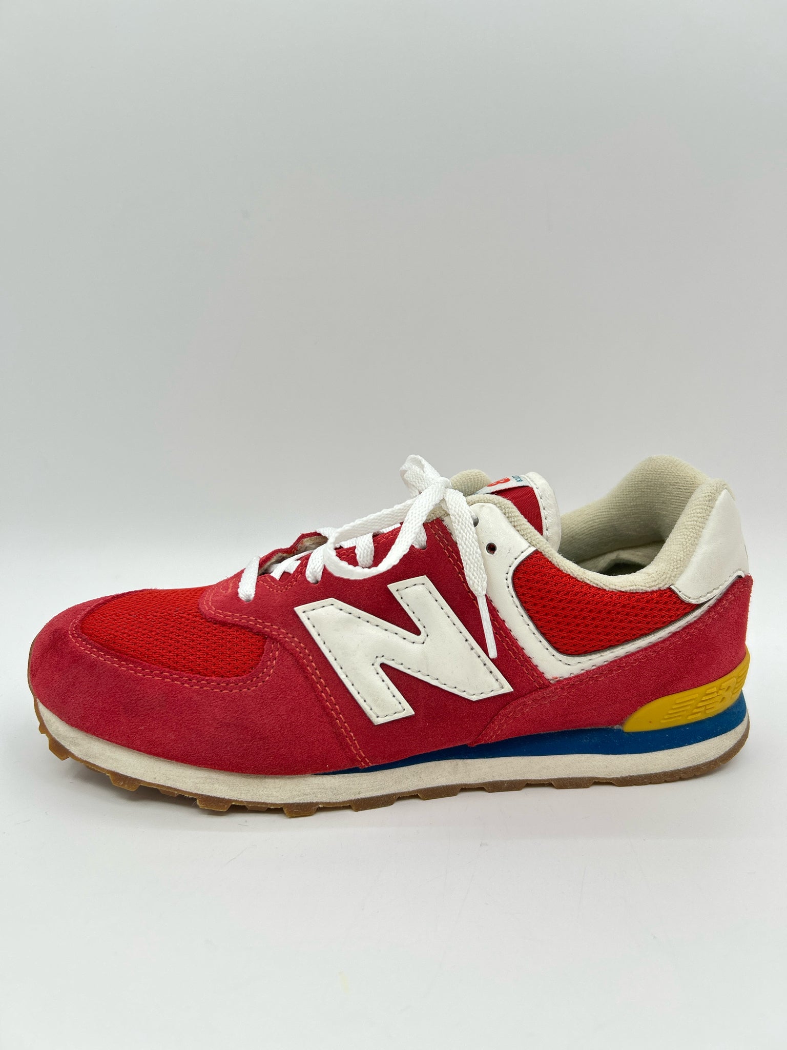 NEW BALANCE Size 6 Red Women Sneakers