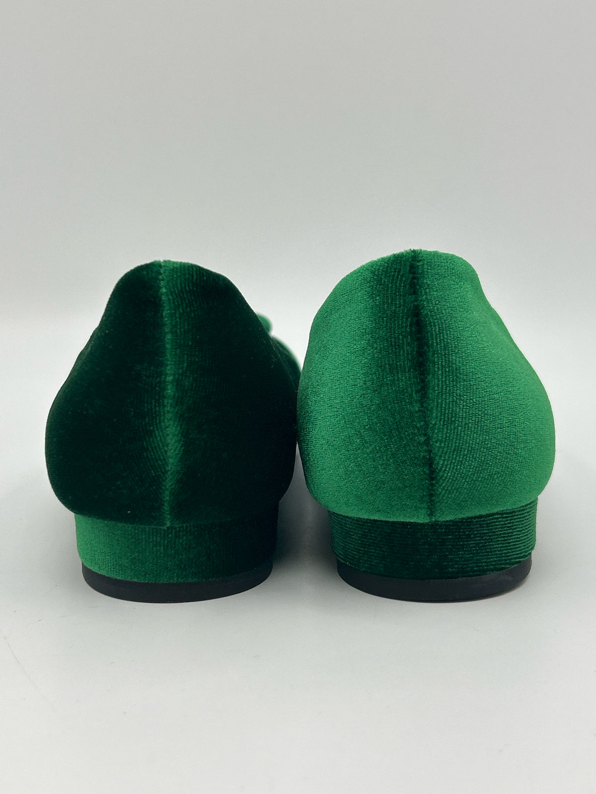 C. PARAVANO Size 9.5 Green Women Flats