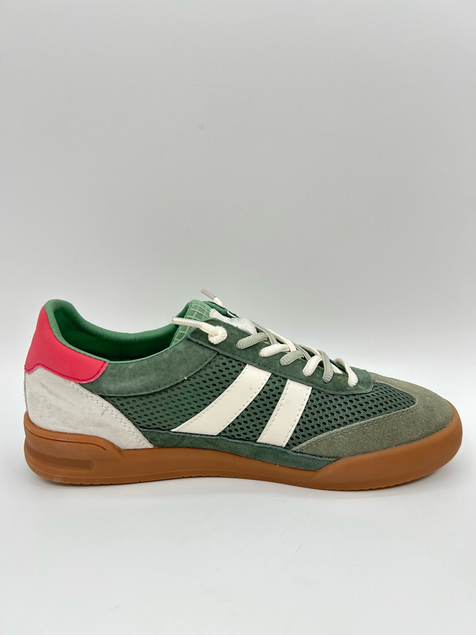 STEVE MADDEN Size 8.5 GREEN AND PINK Women Sneakers