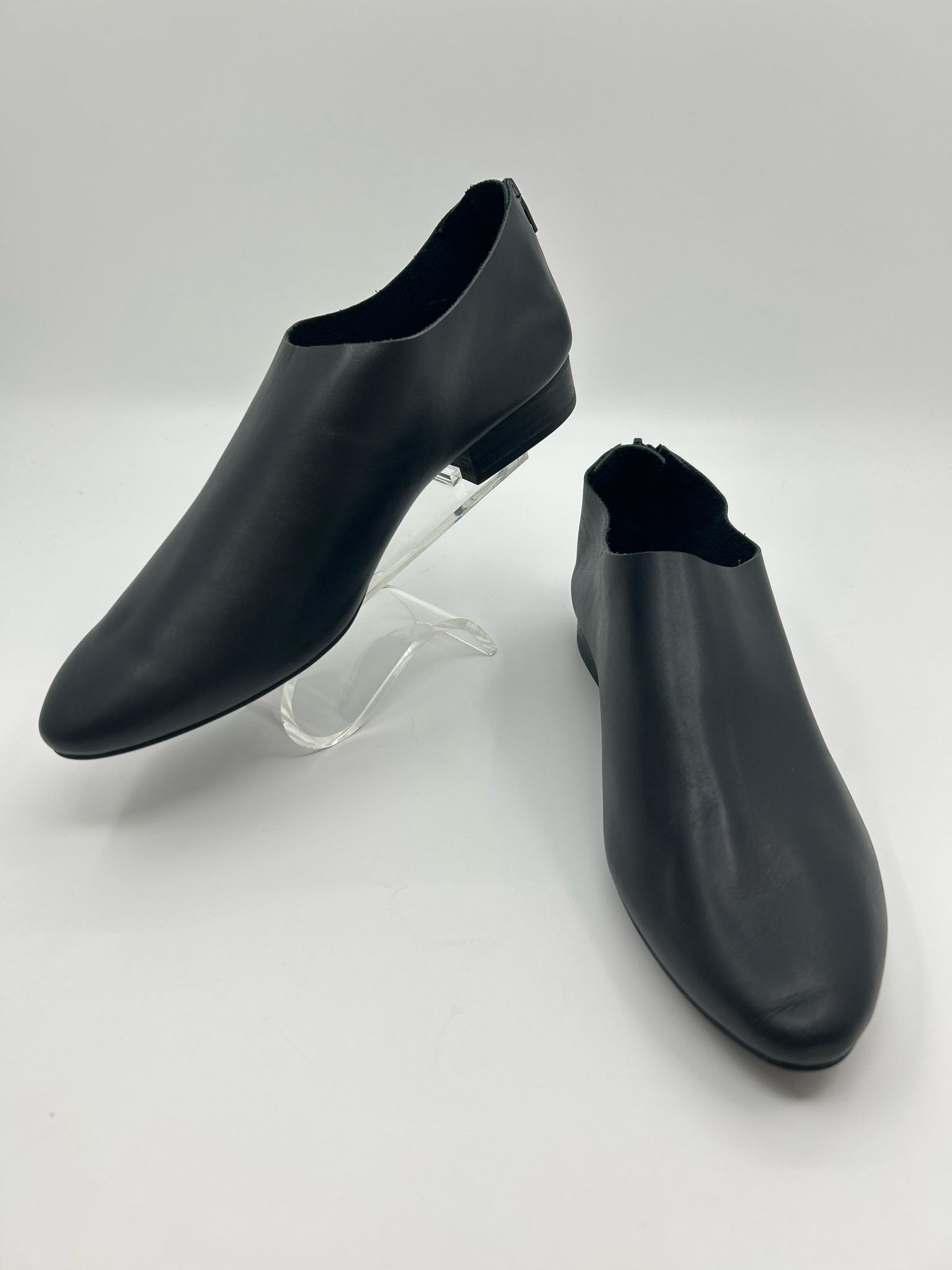 CHOCOLAT BLU Size 10 Black Women Loafer