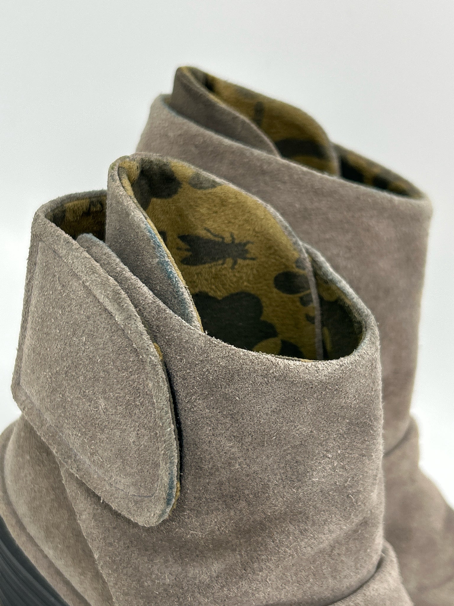 FLY LONDON Size 38 GRAY AND BLACK Women Booties