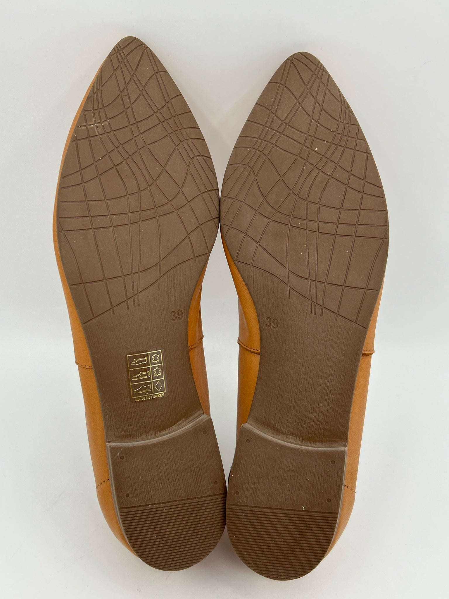 BUENO Size 39 Tan Women Shoes