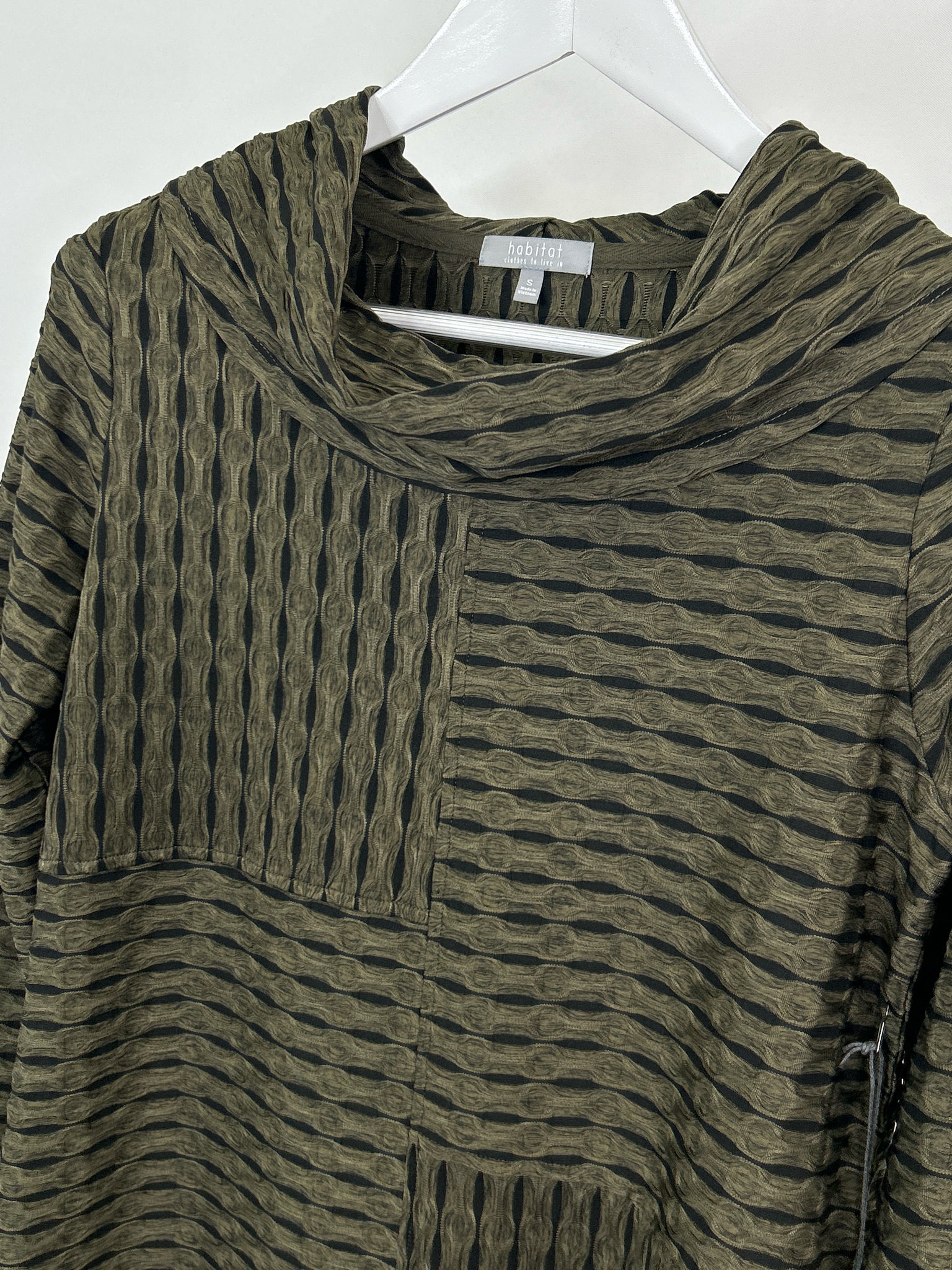 HABITAT Size S Brown and Black Women Top NWT