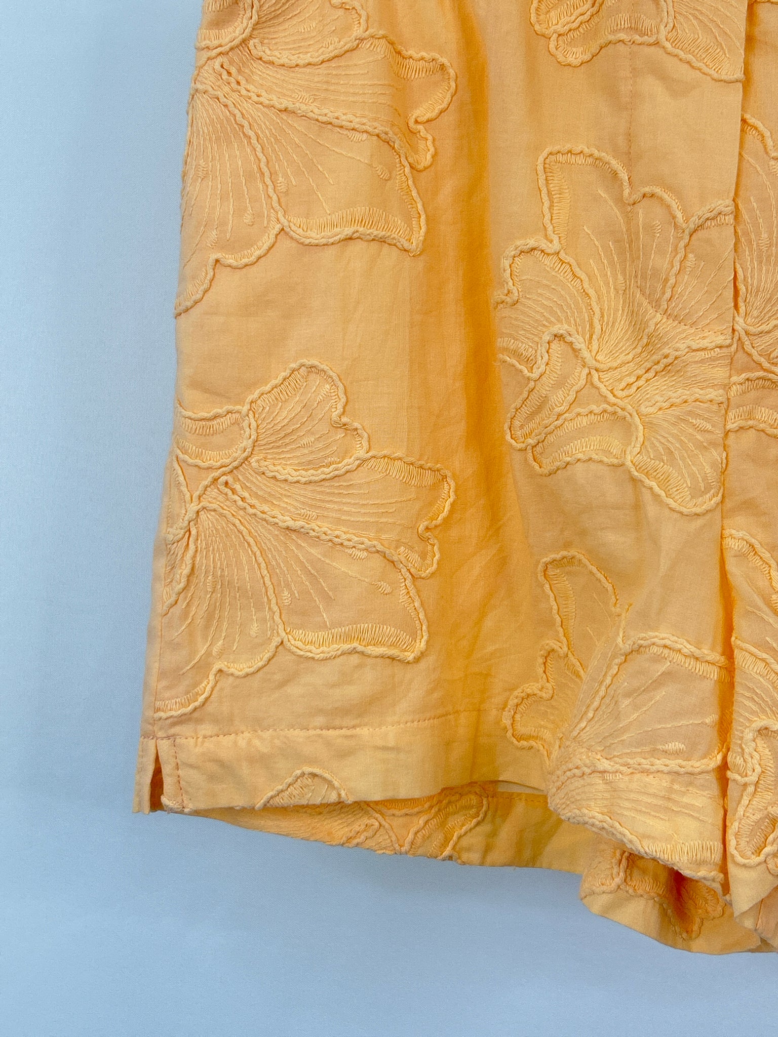 CECE Size M Apricot Women Shorts