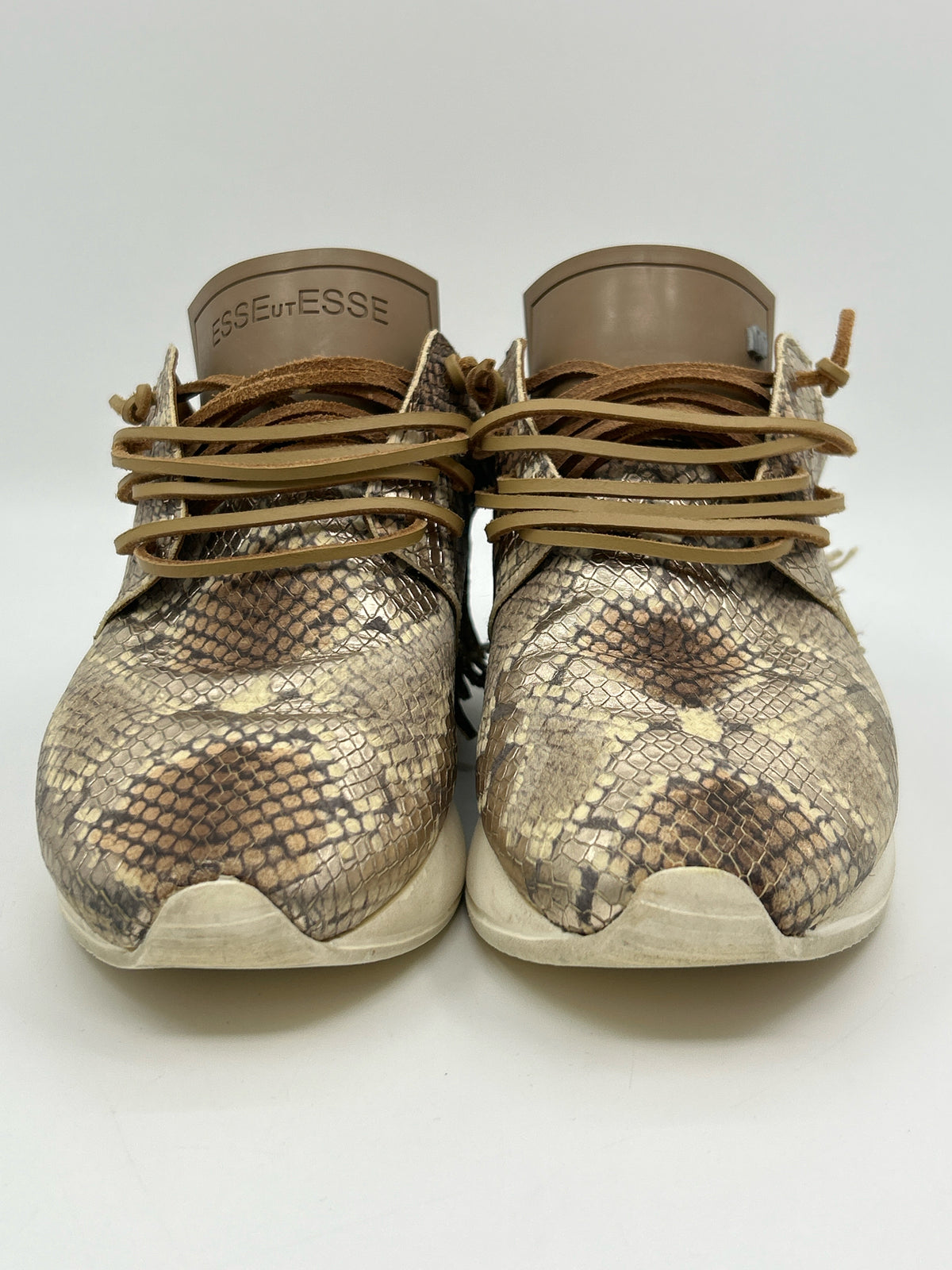 ESSEUTESSE Size 38 OYSTER Women Sneakers