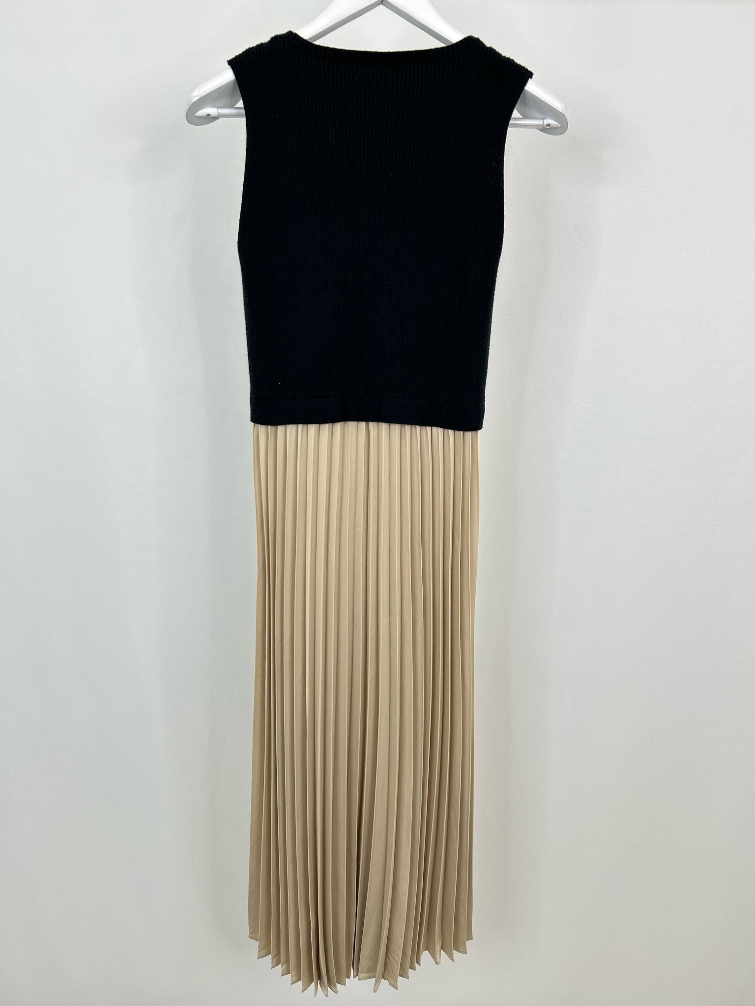 WISHLIST Size M Black and Champagne Women Dress