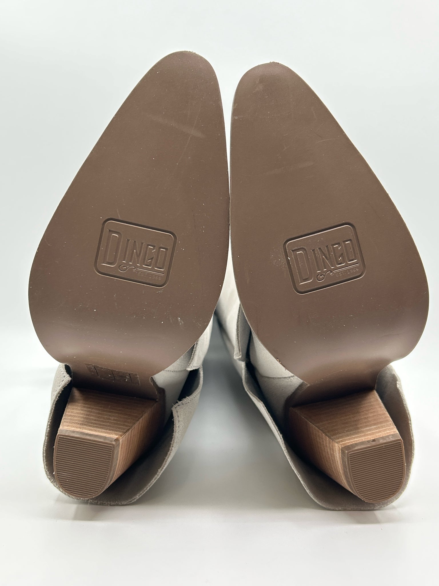 DINGO Size 7.5M White Women Boots